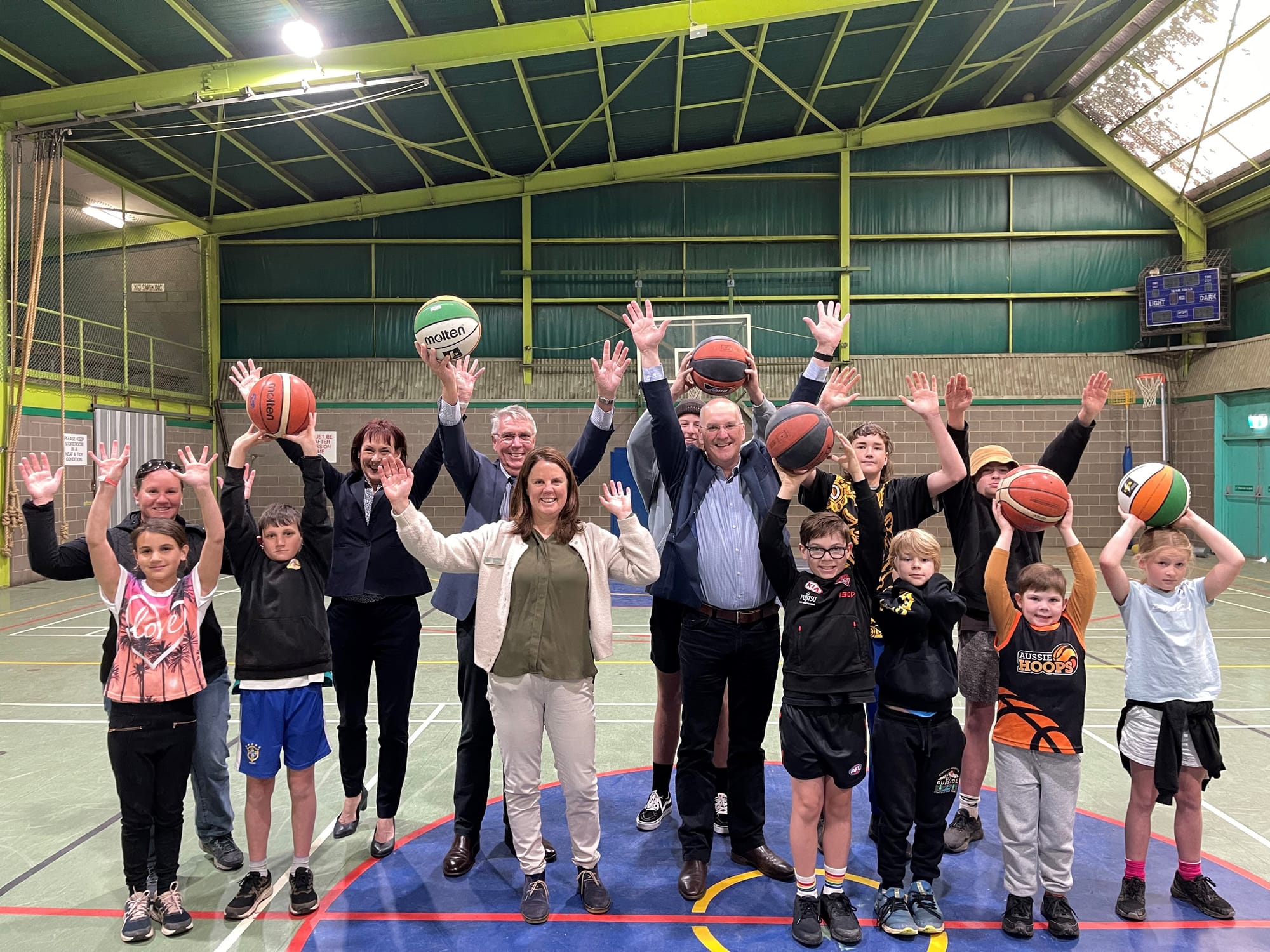 Leader of The Nationals, Peter Walsh with The Nationals Member for Gippsland South Danny O’Brien announcing a commitment to a new Mirboo North stadium and gymnasium with local community members.



