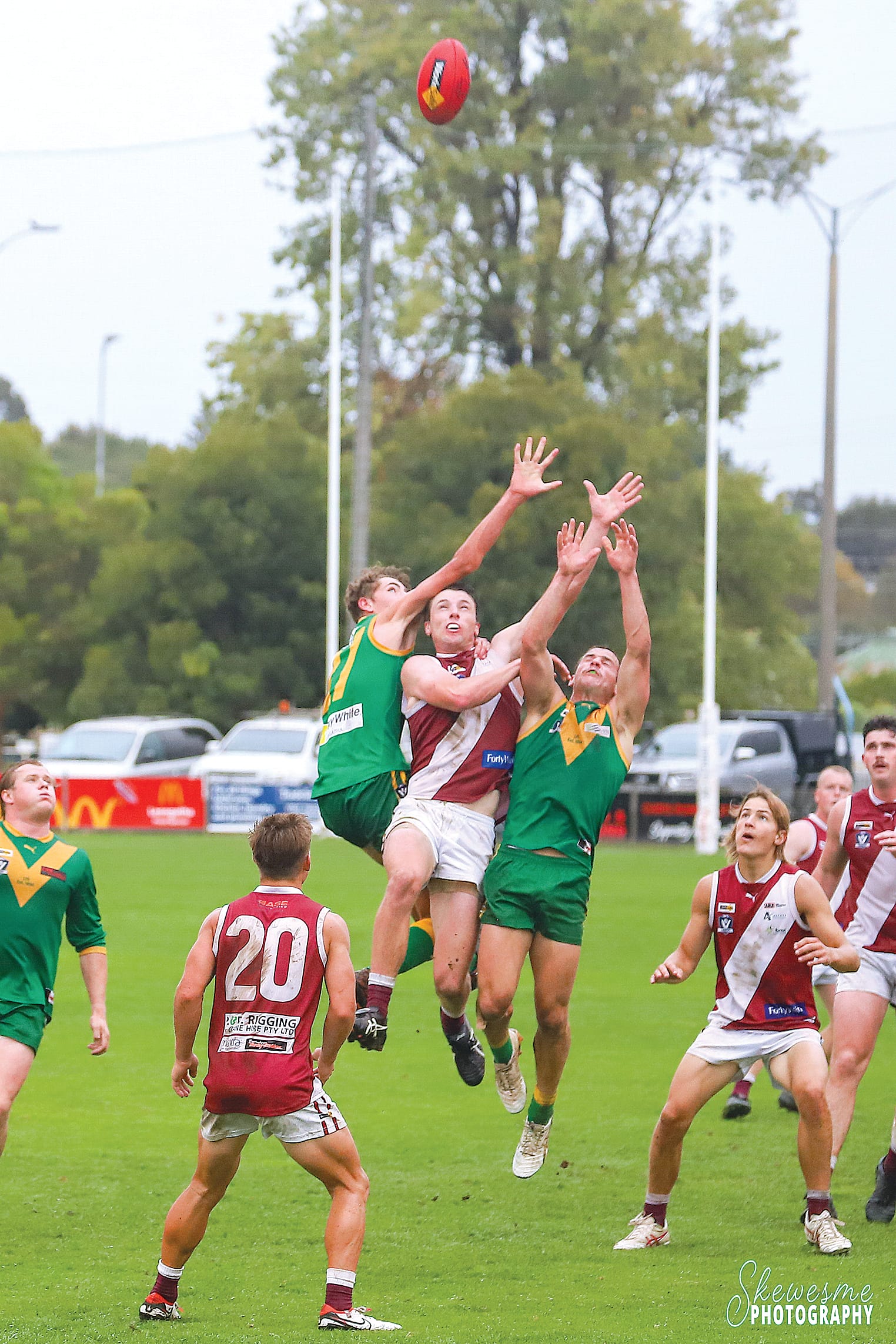 It was a fantastic start back for Premiers Leongatha beating Traralgon by five points on Saturday in the drizzle. Photo Tracey – Skewesme Photography.