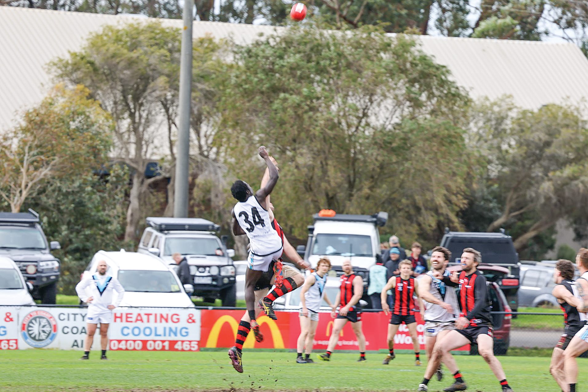 Emanuel Joma showing some incredible bounce in the ruck contest. W06_3525