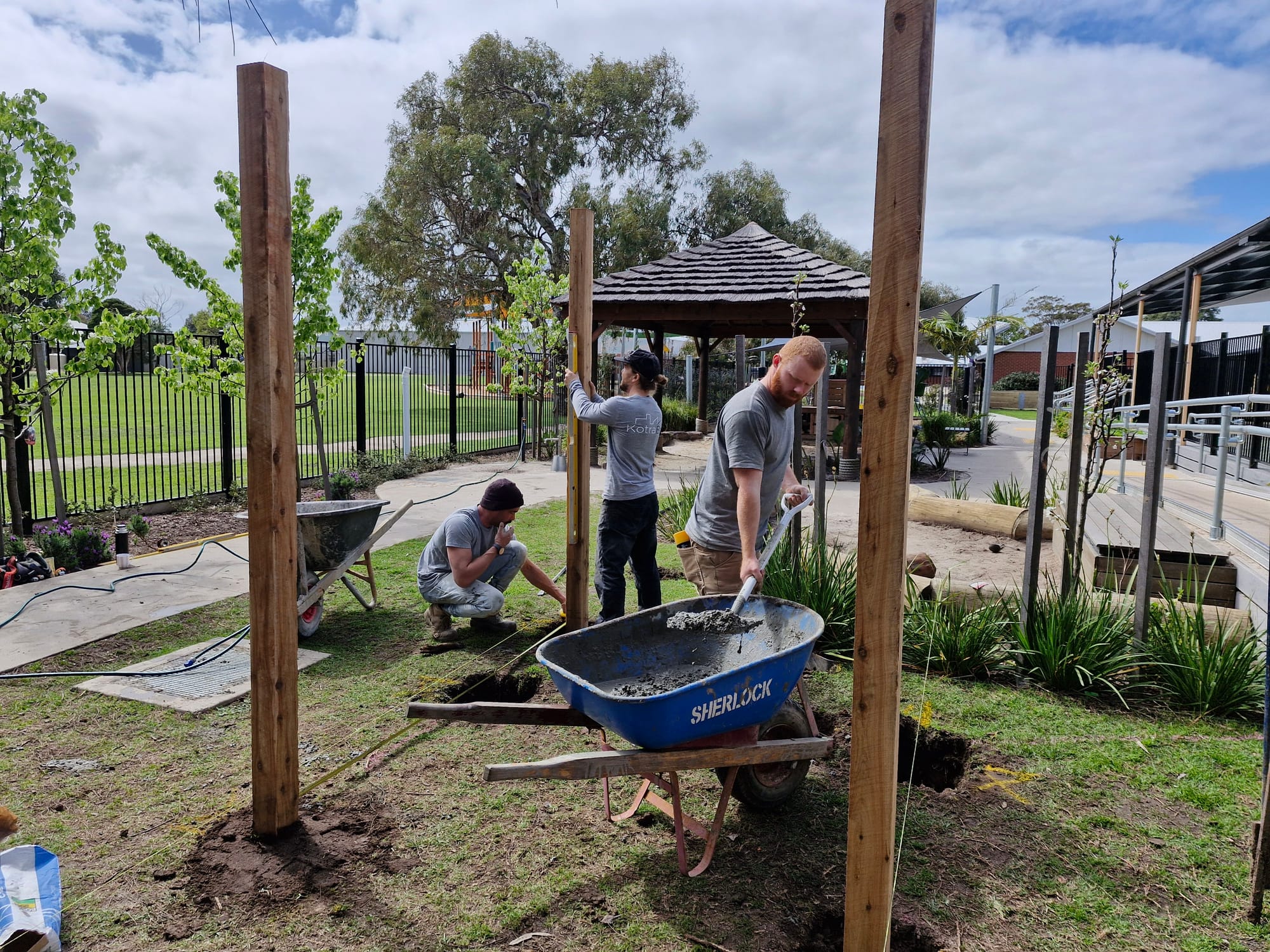 The team at KotraBlt began works on the Newhaven Kinder cubby during the term three break.