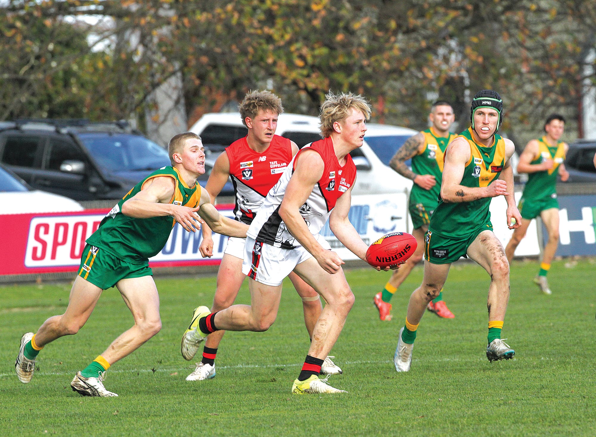 Leongatha staves off Warragul challenge