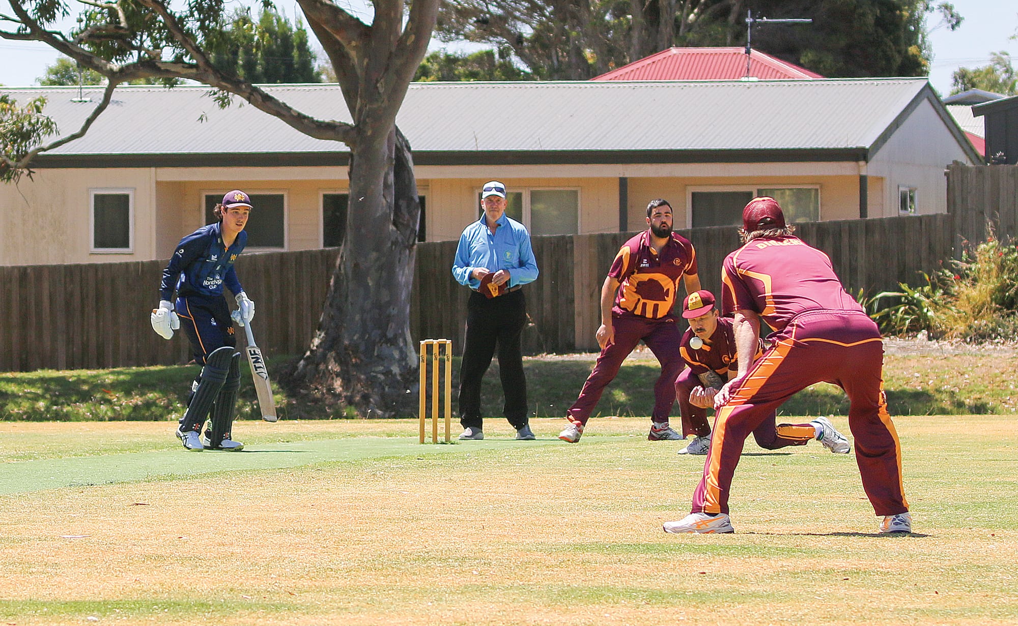 OMK fielder drops the catch. ob16_0325