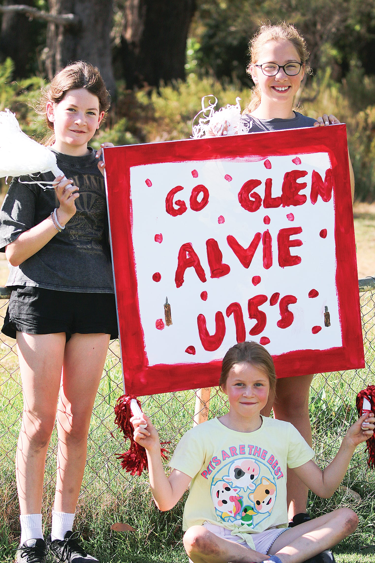 Ruby Donohue, Camille Moore and Grace Luff showed their support for the Glen Alvie U15s team.