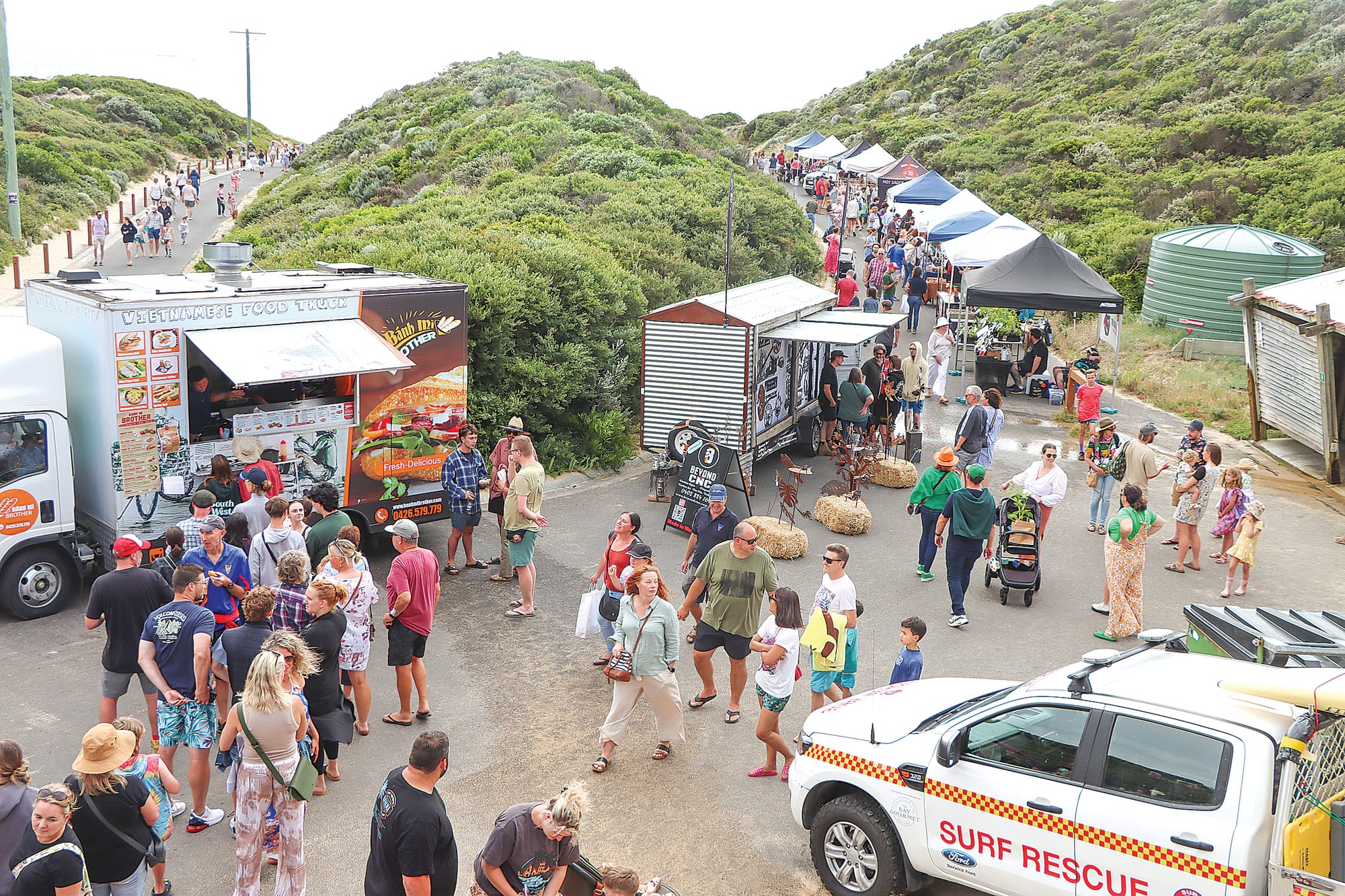 Hot weather and a spectacular setting make for a great Marketta Festival. A41_0224