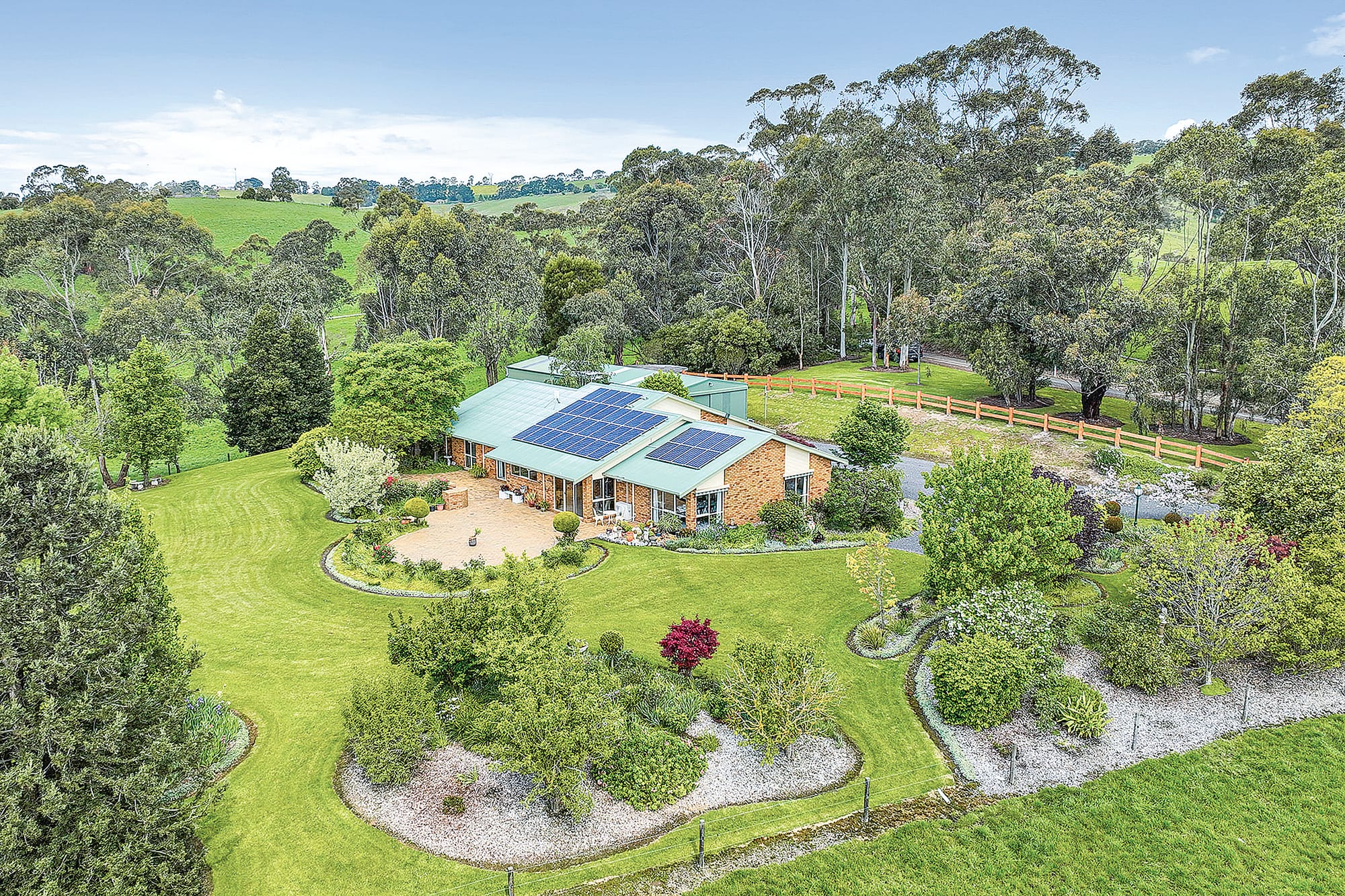 ‘Woodlands’ – Perfection on 2.47 acres