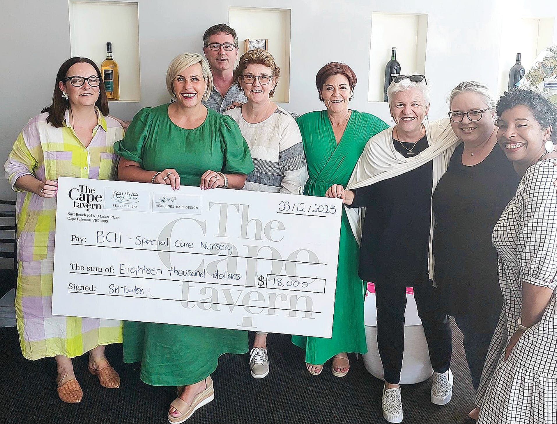 Bass Coast Health Women & Families Operations Director Jess Jude, Melissa Stirton of Headlines Hairdressing, Michael and Sue Turton of The Cape Tavern, Alison Adams of Revive Beauty and Spa, BCH CEO Jan Child, BCH Midwifery Unit Manager Relle McMillin and BCH Clinical Director of Women’s Services Dr Carmen Brown.
