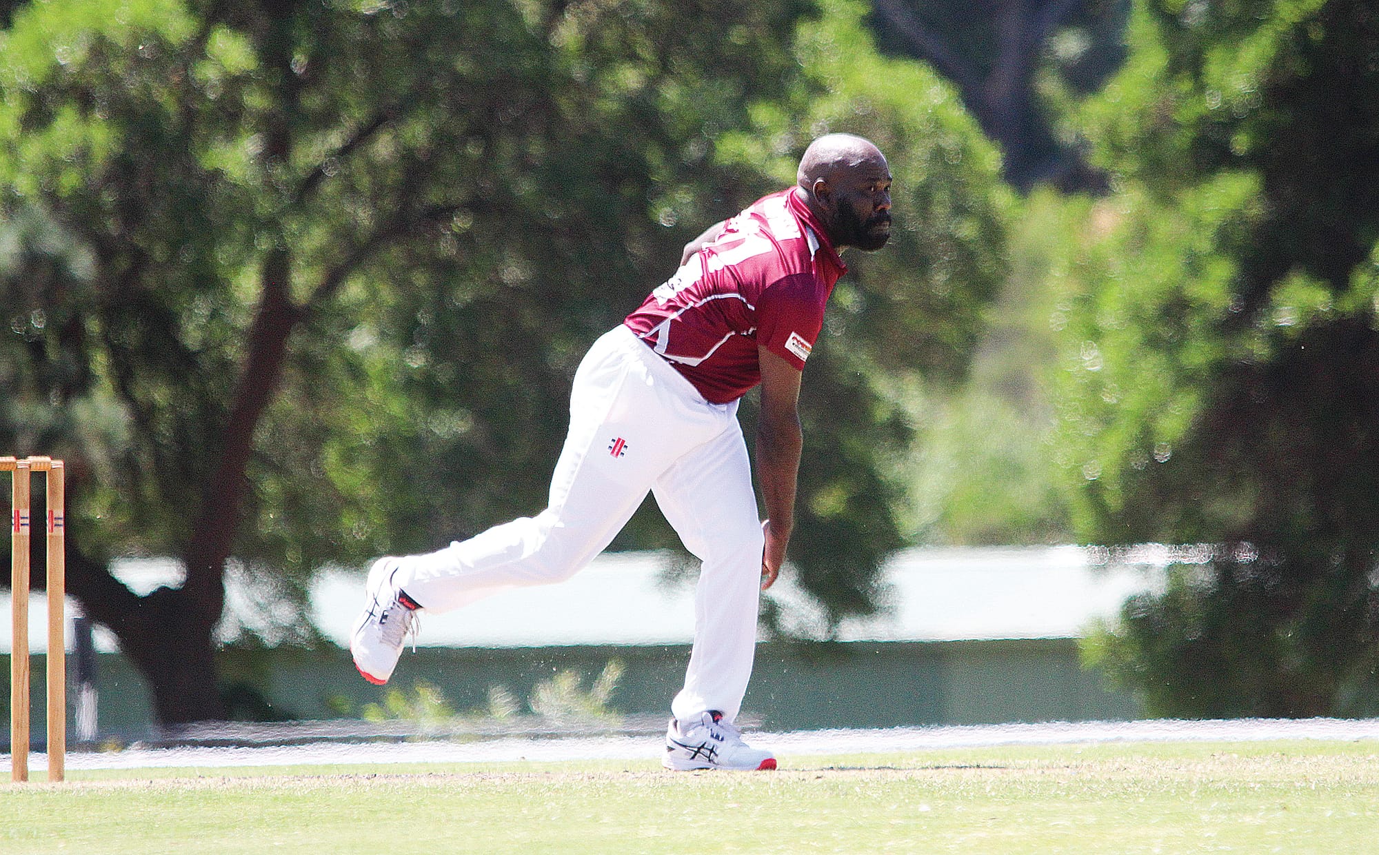 Henry Dolphin sends one down for Nyora on Saturday.

