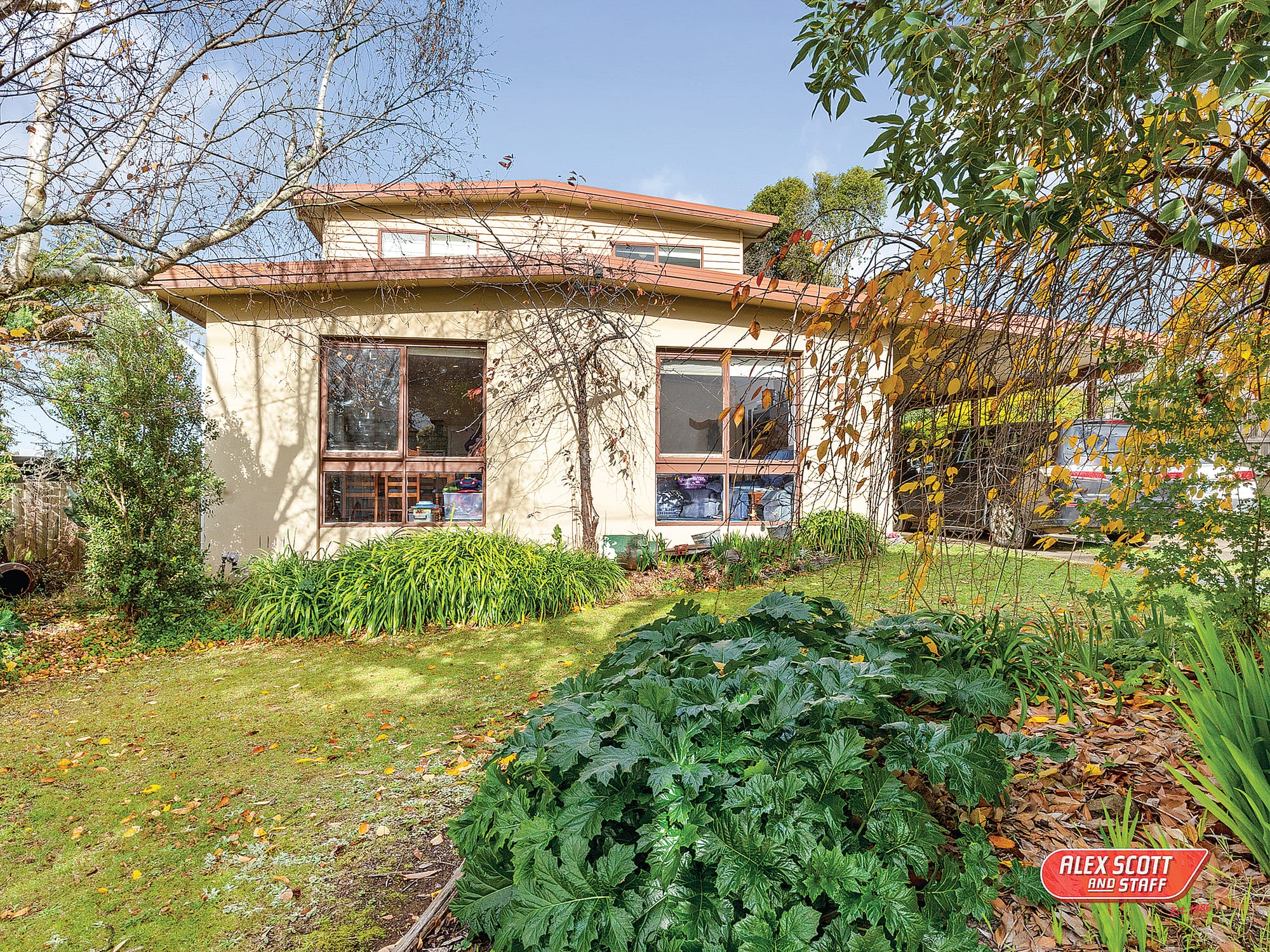 Five-bedroom family delight