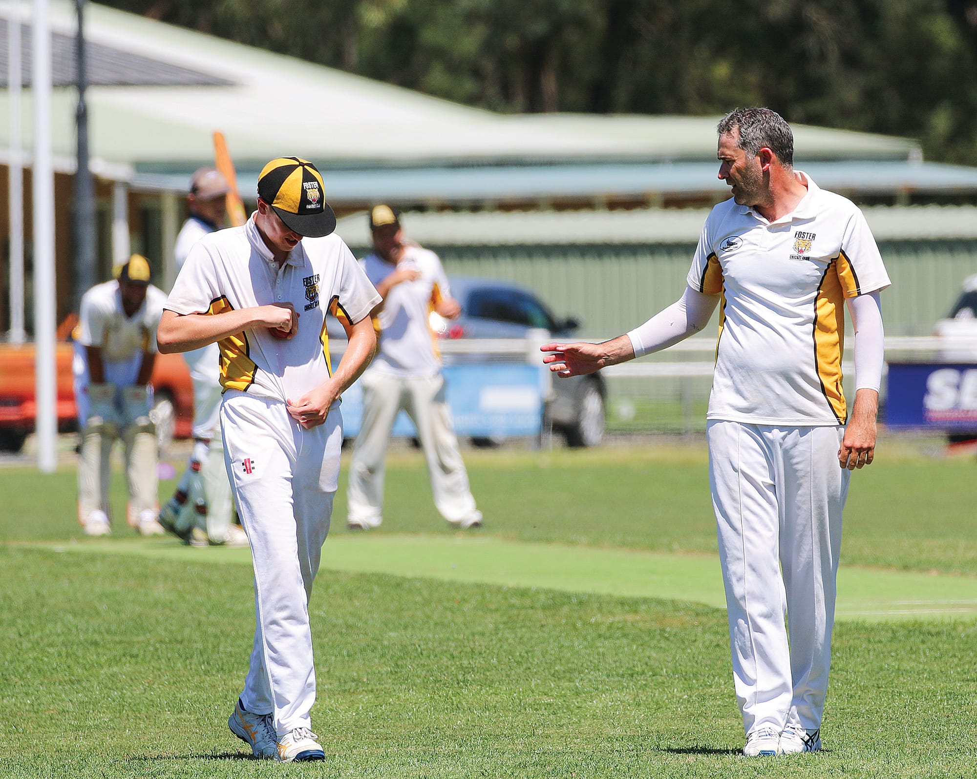 There was certainly no ball tampering happening at Meeniyan on the weekend as a Foster fieldsman helps Richard Johnson before the bowl. C28_0525