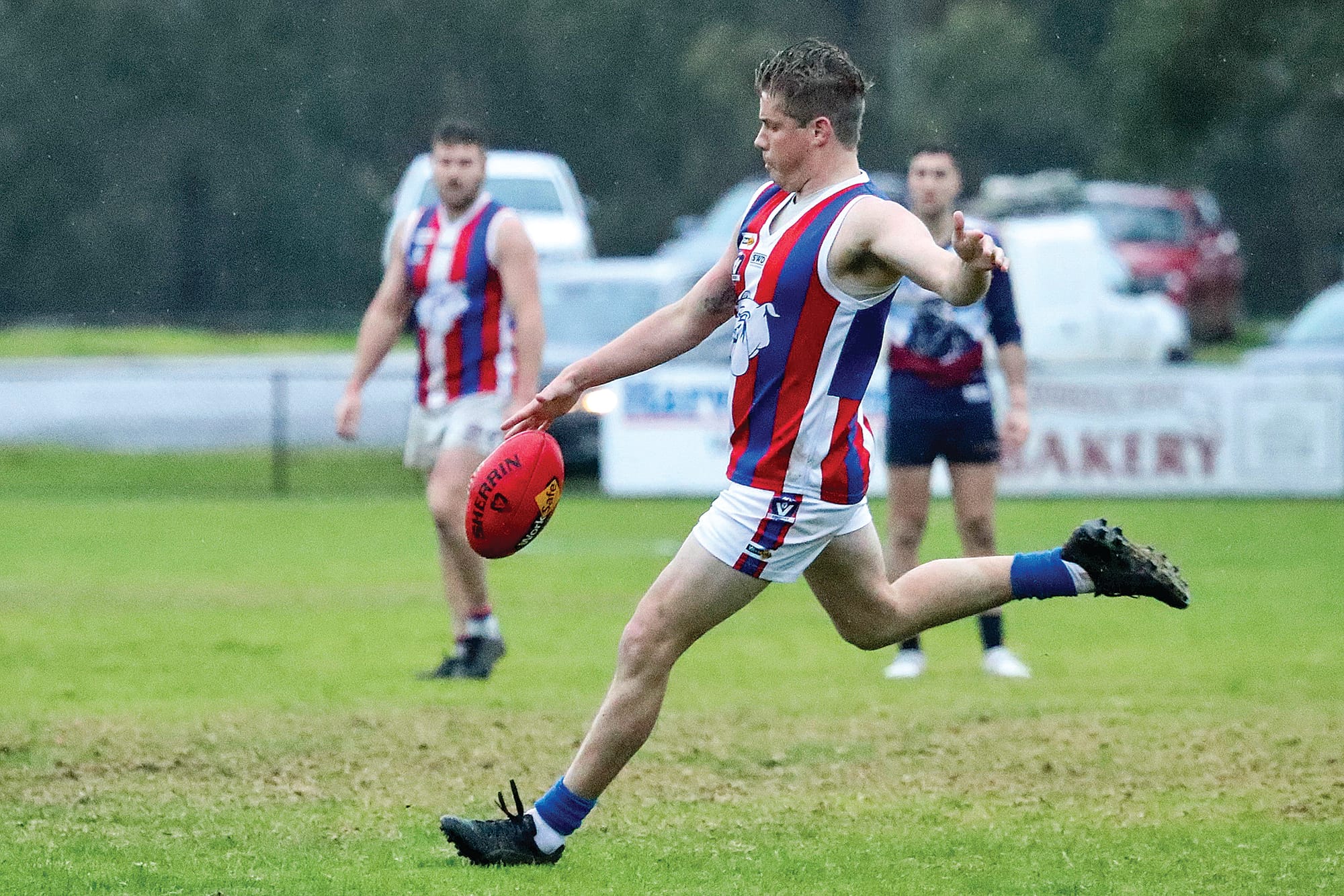 Dismal conditions can’t stop the Bulldogs