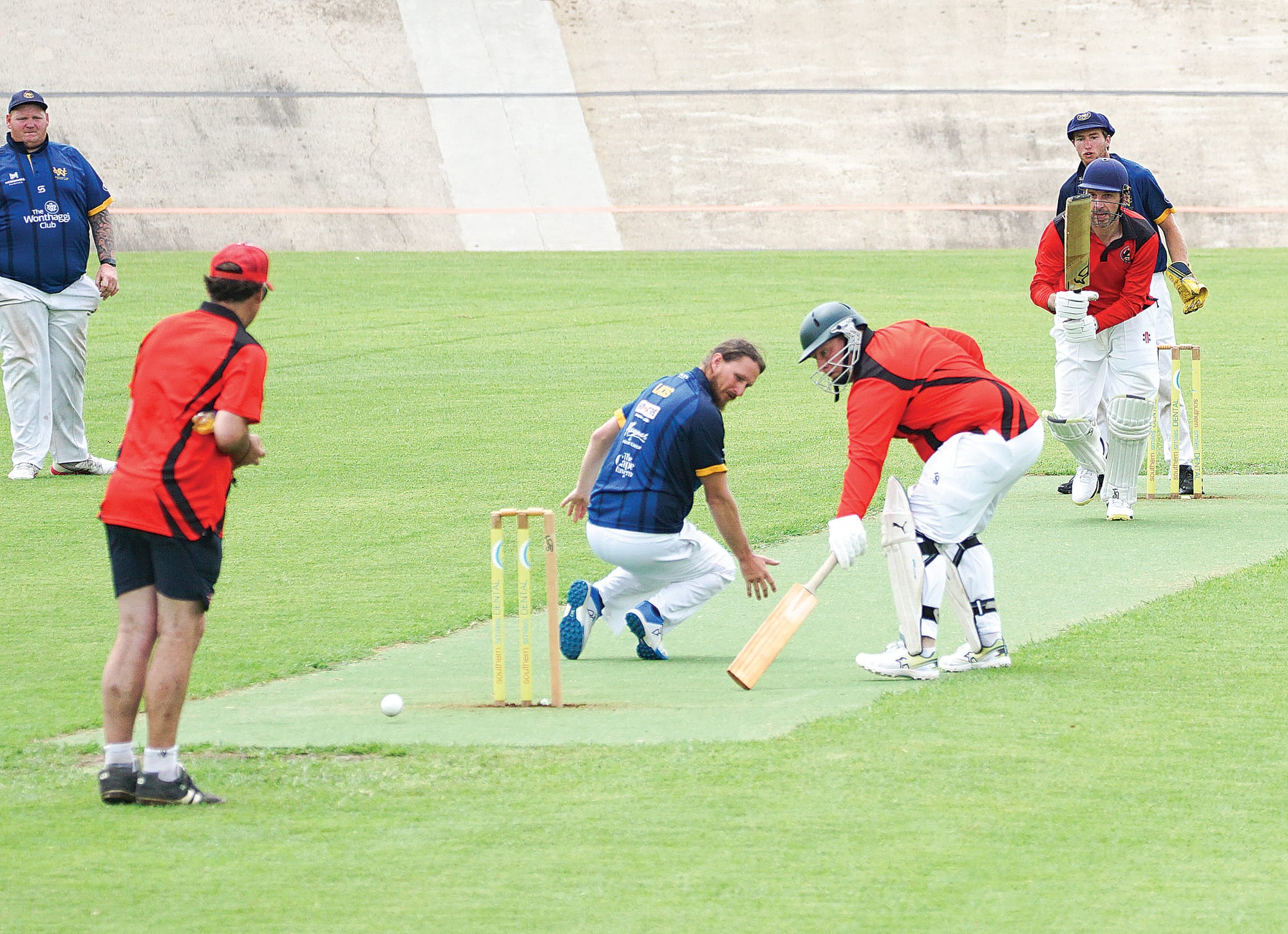 Brian&nbsp;Gannon&nbsp;hits it straight back. Ns10_5024