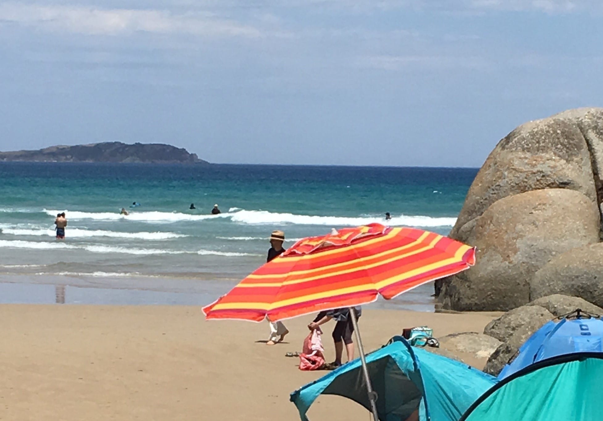 Nearby Whisky Bay, also an unpatrolled beach, is rated by locals as a better swimming beach on hot days (offshore wind conditions).