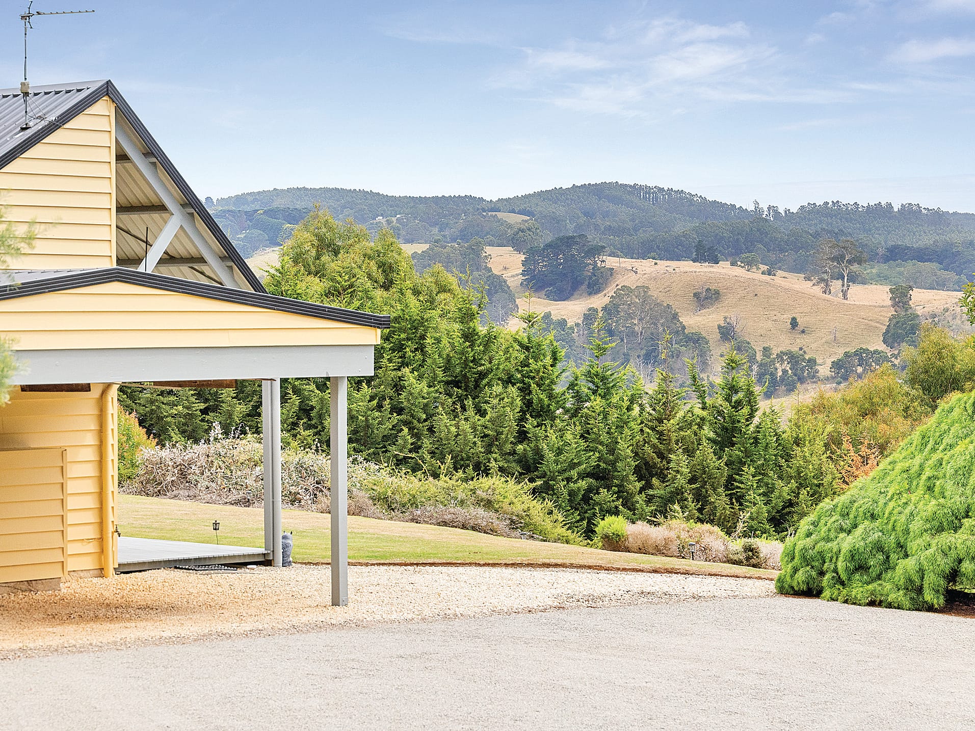 ‘Grand Ridge Stay’ – Ideal getaway on 18 acres