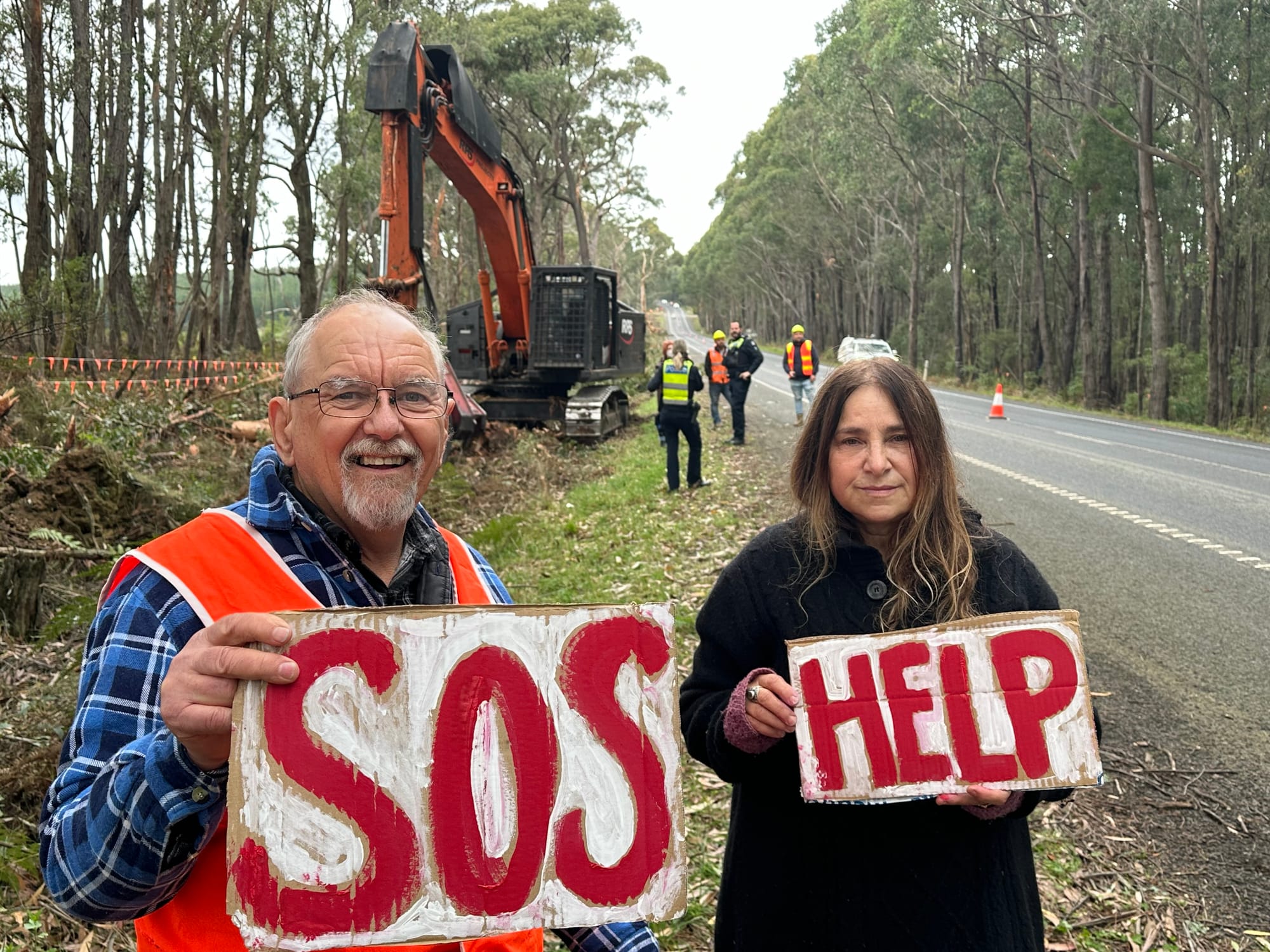 Outraged protestors force work to stop on Strzelecki Highway
