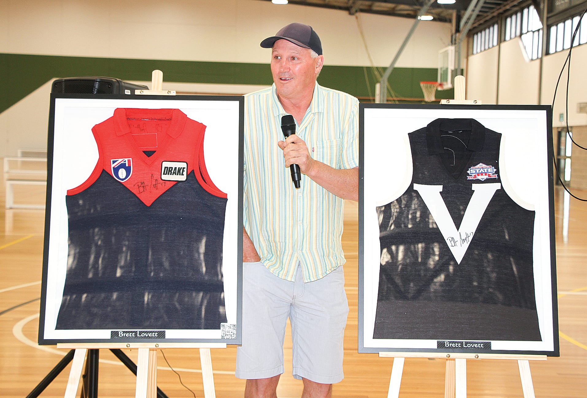 Victorian Teal Cup footballer and 235-game Melbourne half-back Brett Lovett honoured as a Dennis Vague sporting alumni at Bass Coast S.C. B27_5124