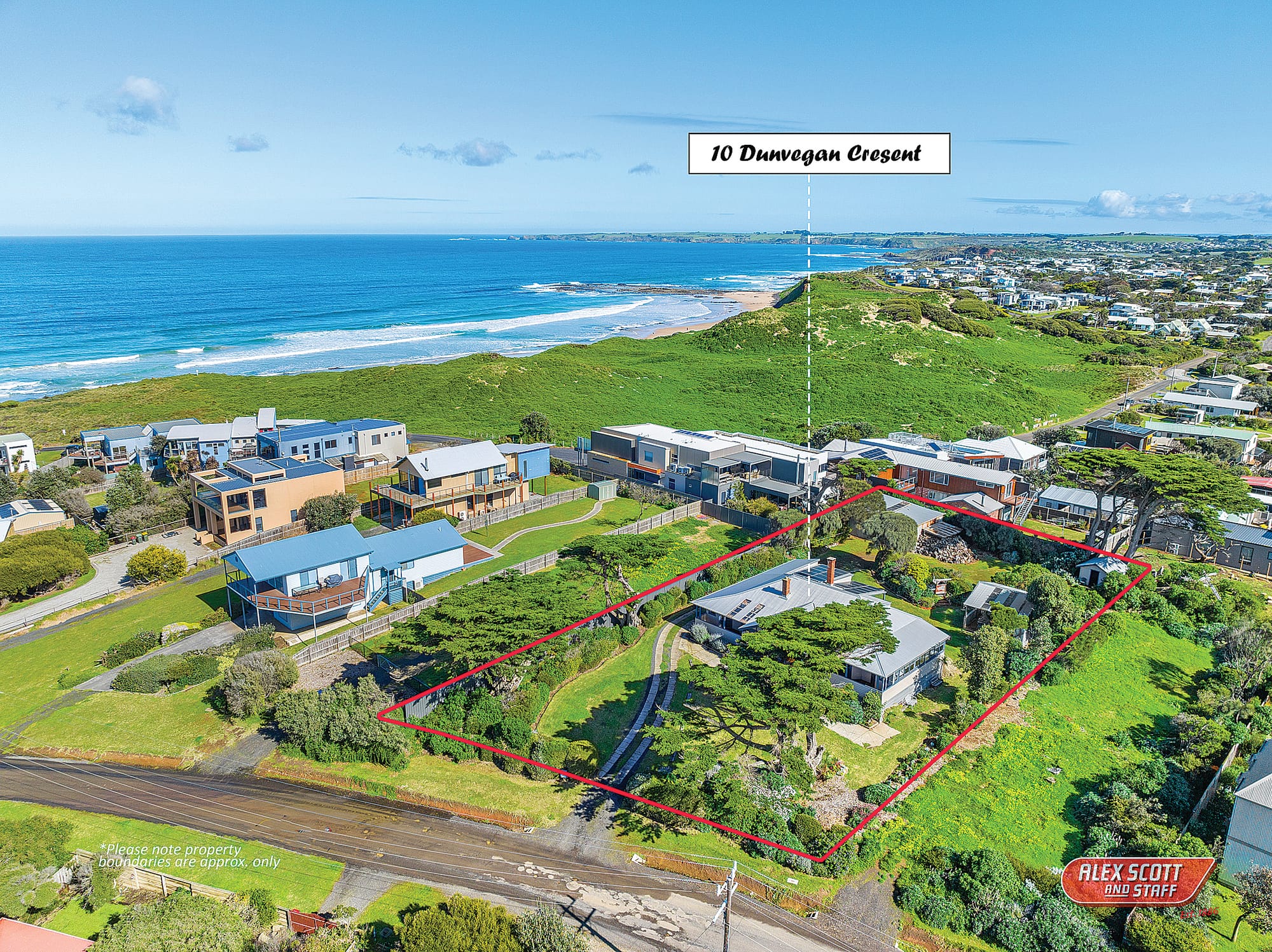 The 1920s homestead sits on 1956m2 of land and is within 100 metres of the local Surf Beach. Photo: Alex Scott & Staff 