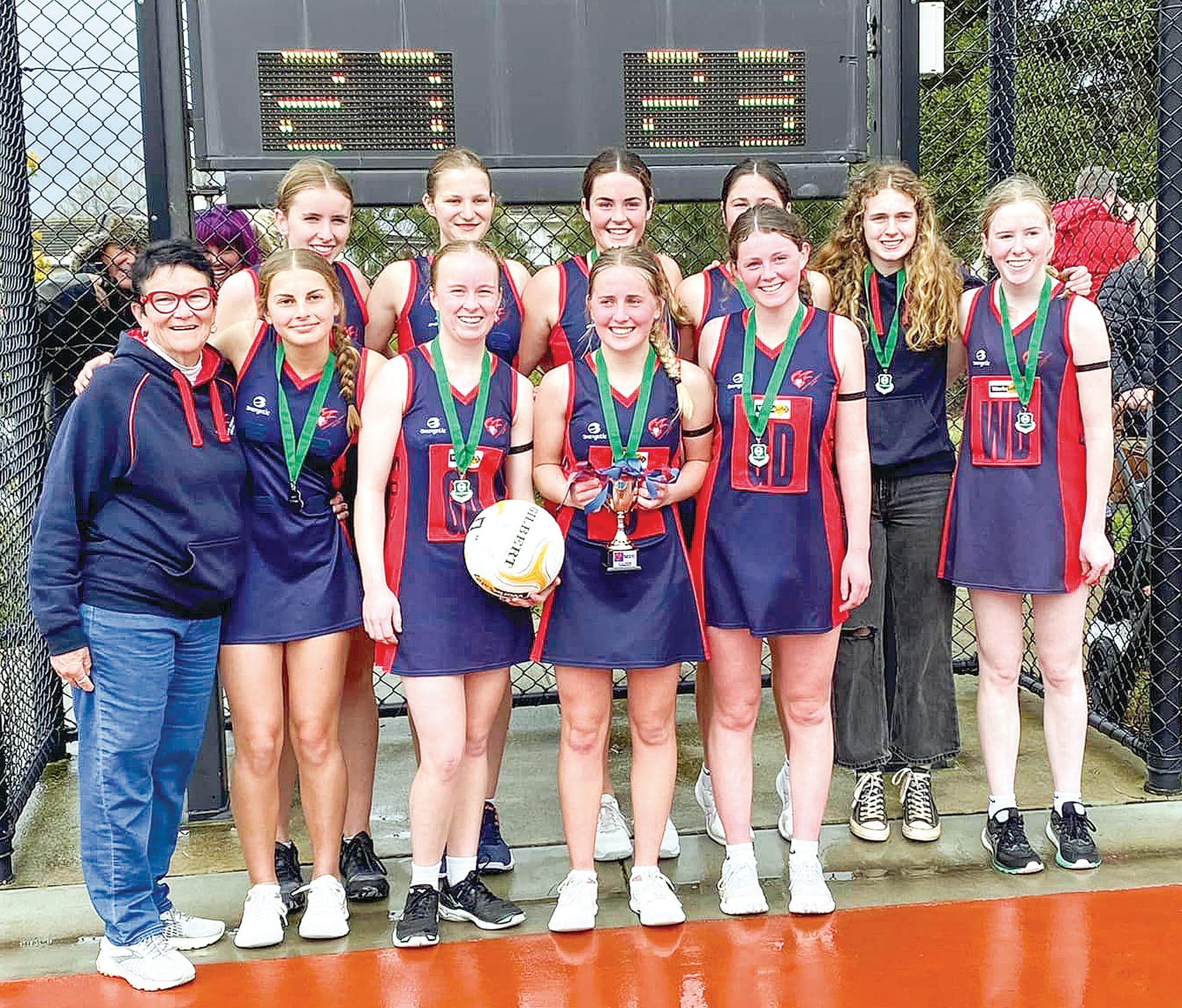 MDU’s under 17s defeated Fish Creek in a close match to take out the premiership. Photo: Mid Gippsland Netball