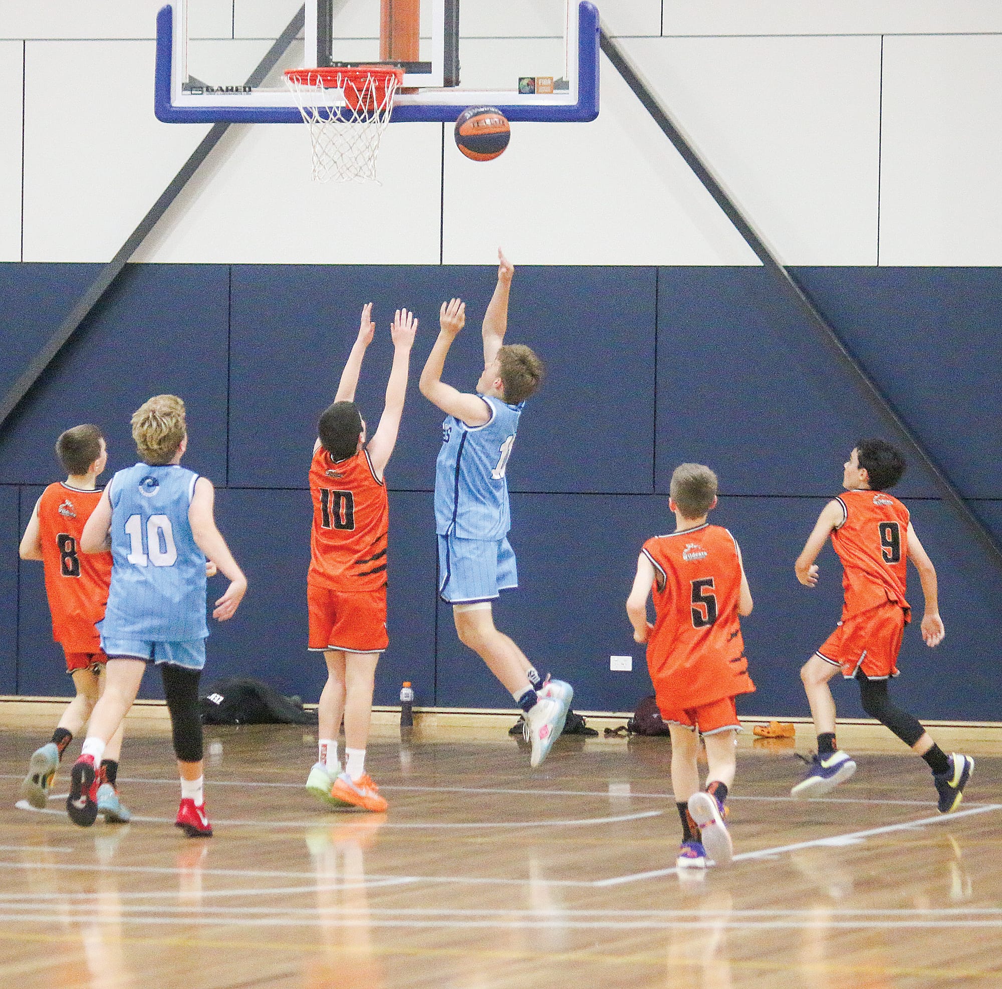 Franklin Boyd-Munroe for the Coasters U14 Boys A puts it through for another point. ob17_4324