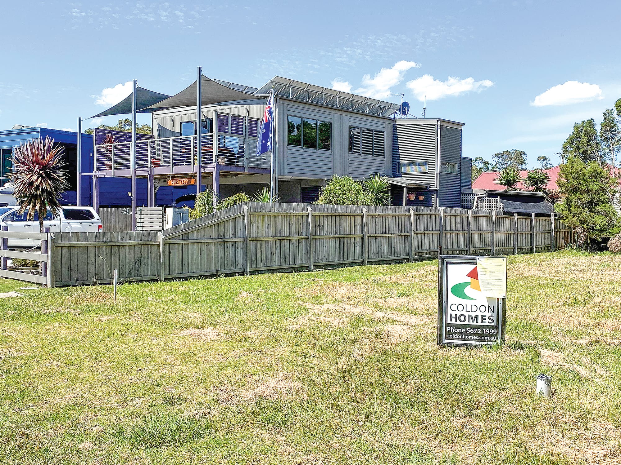 This is one of the sites at Pioneer Bay that Melbourne Water has objected to as being suitable for housing, located as it is between two significant homes, on a fully made and drained street.