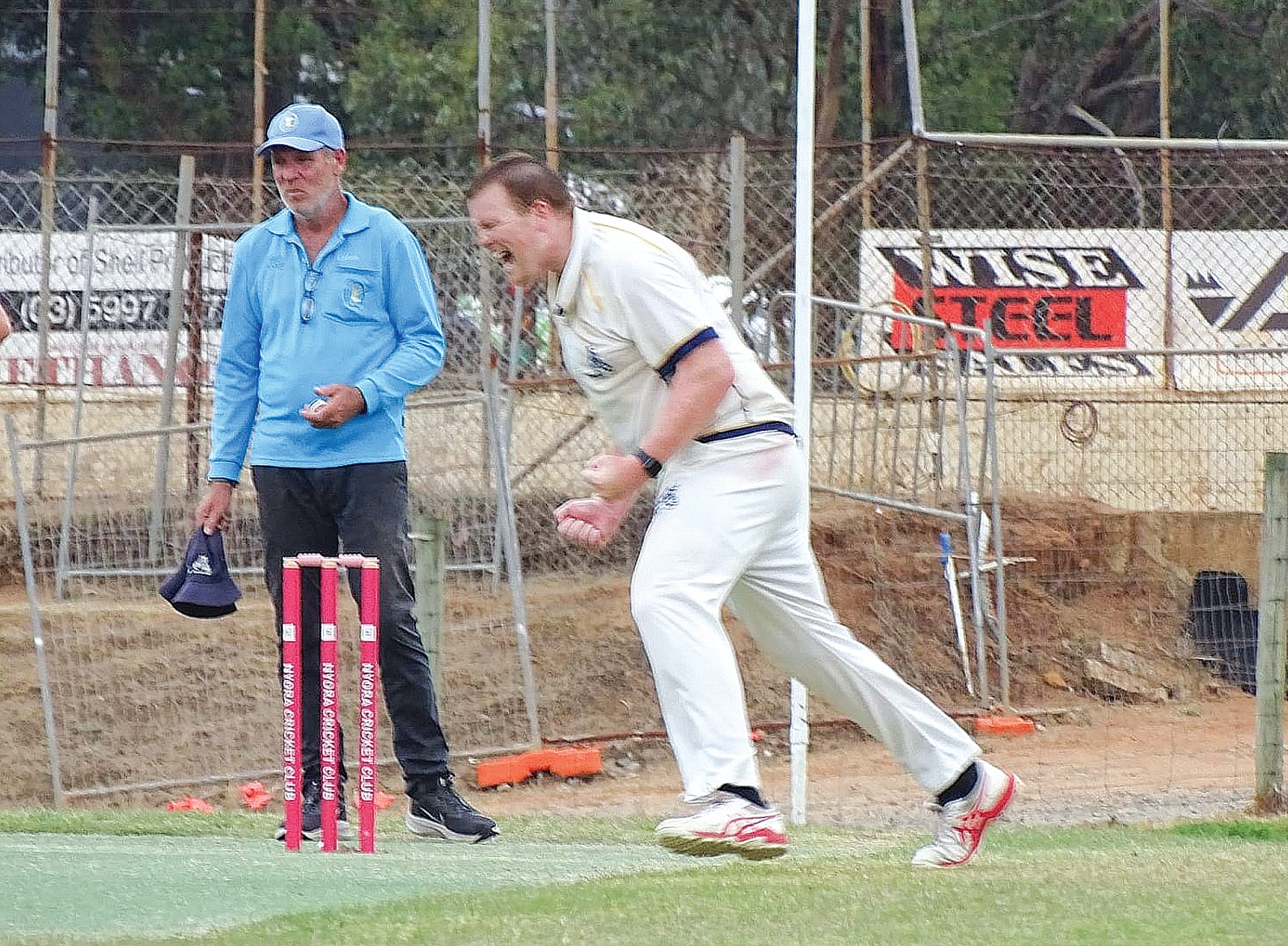 Jason Kennedy celebrates after the wicket of Hackett. Photos: Jodie Arnup.