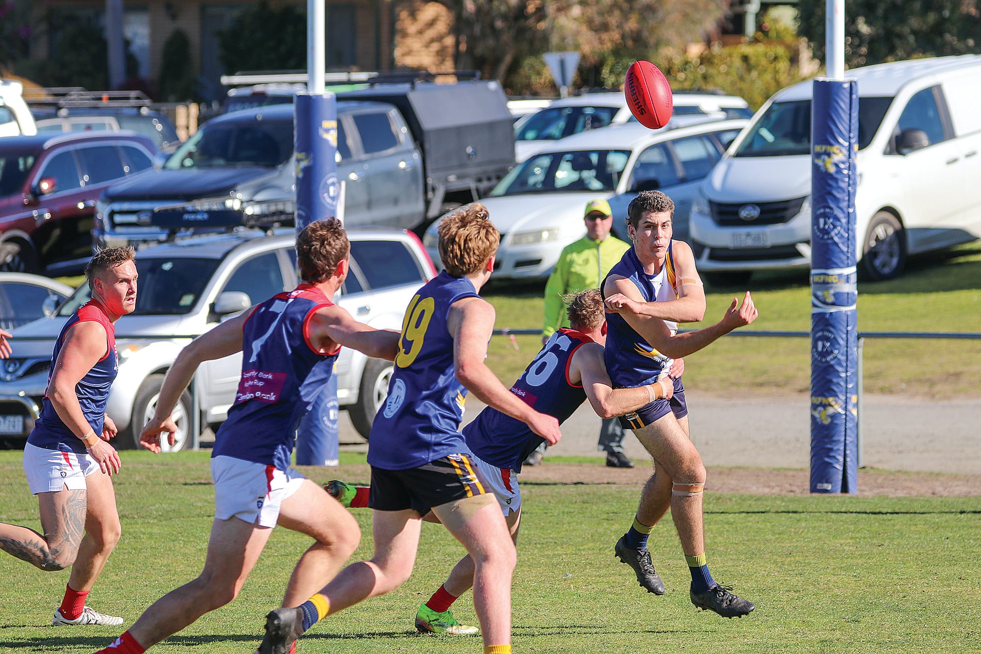 Harry Butcher was able to absorb the pressure and find teammate Zak Box in Inverloch-Kongwak’s 84-50 Victory. W14_3225