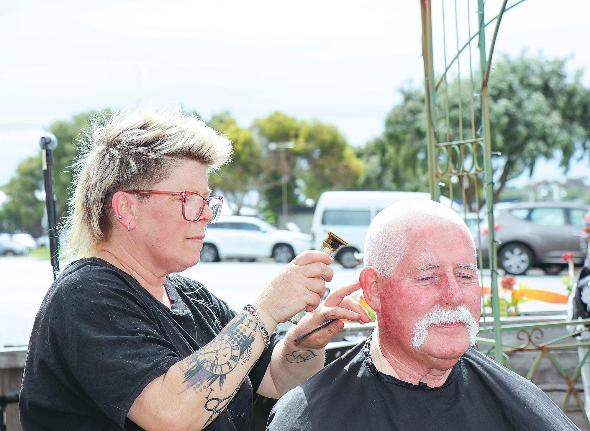 Kim donated her time on Saturday shaving Jack’s hair for blood cancer as part of Byron’s Greatest Shave for the Leukaemia Foundation. Z17_4822 