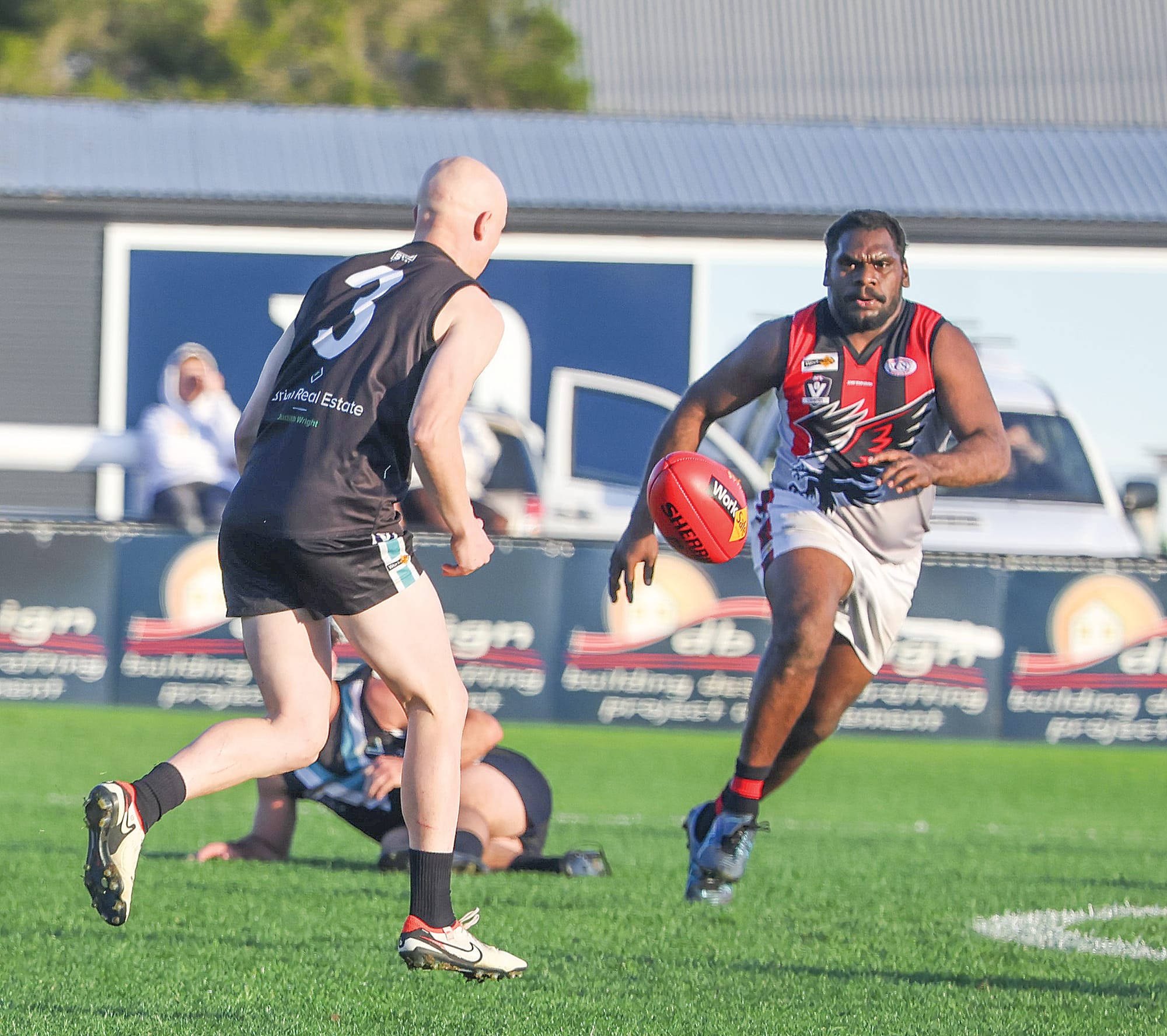 Former Halls Creek footballer Thomas Bradshaw loomed as a danger on the Maffra forward line where he was shadowed by Wonthaggi’s Jye Gilmour. Both players contributed strongly.