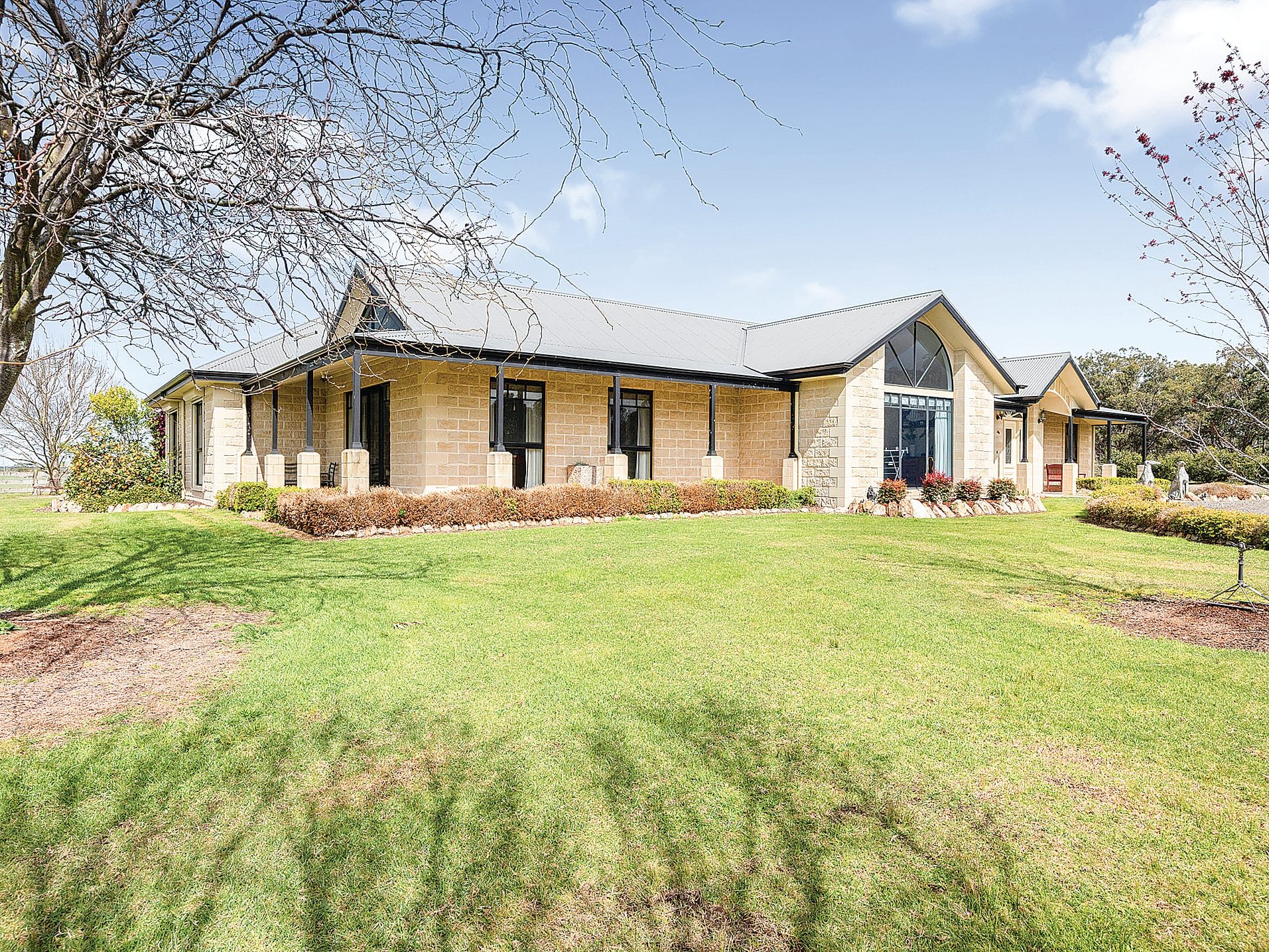 Luxury lifestyle property with picturesque rural views