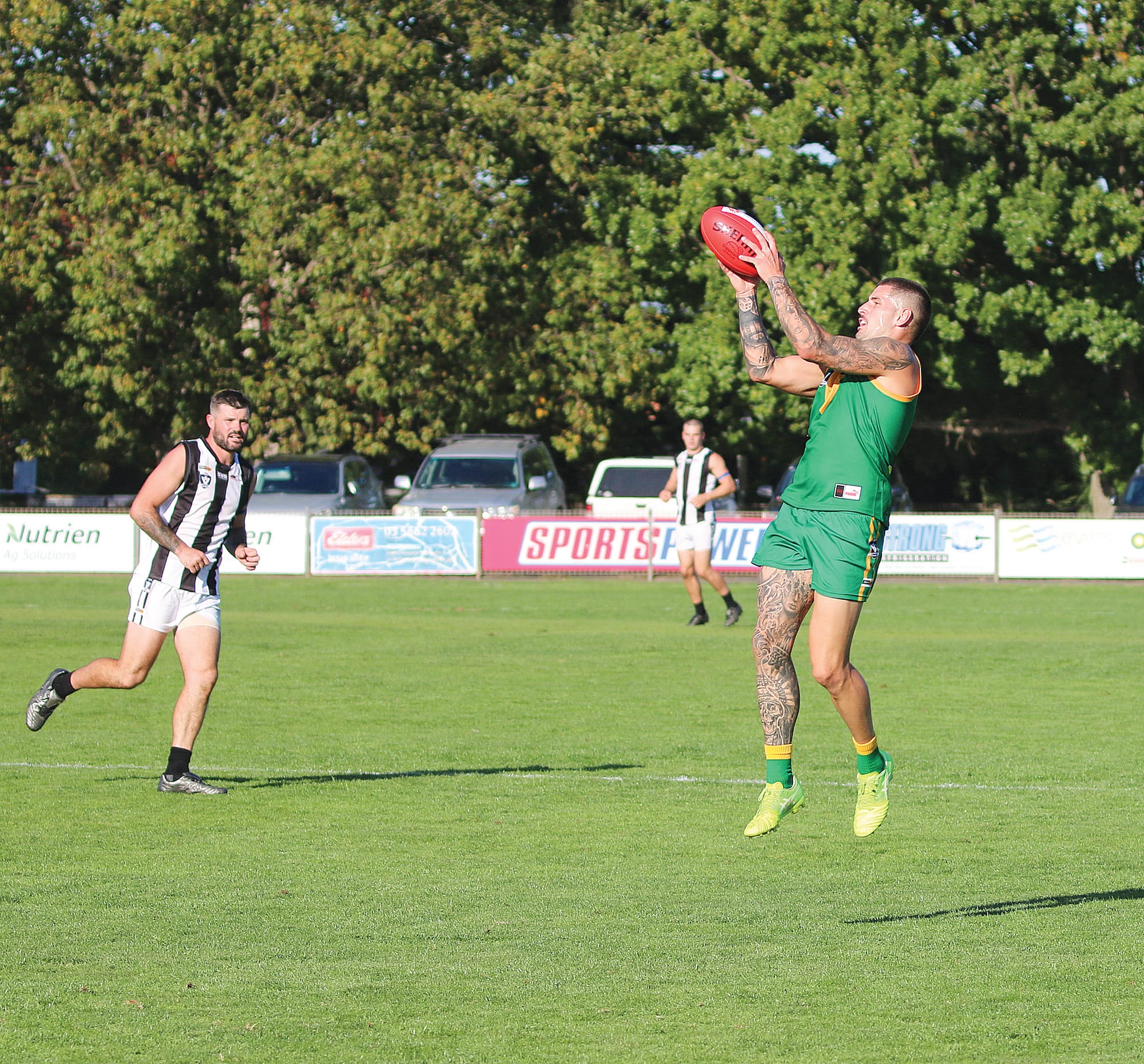 Tallin Brill takes the mark for Leongatha.