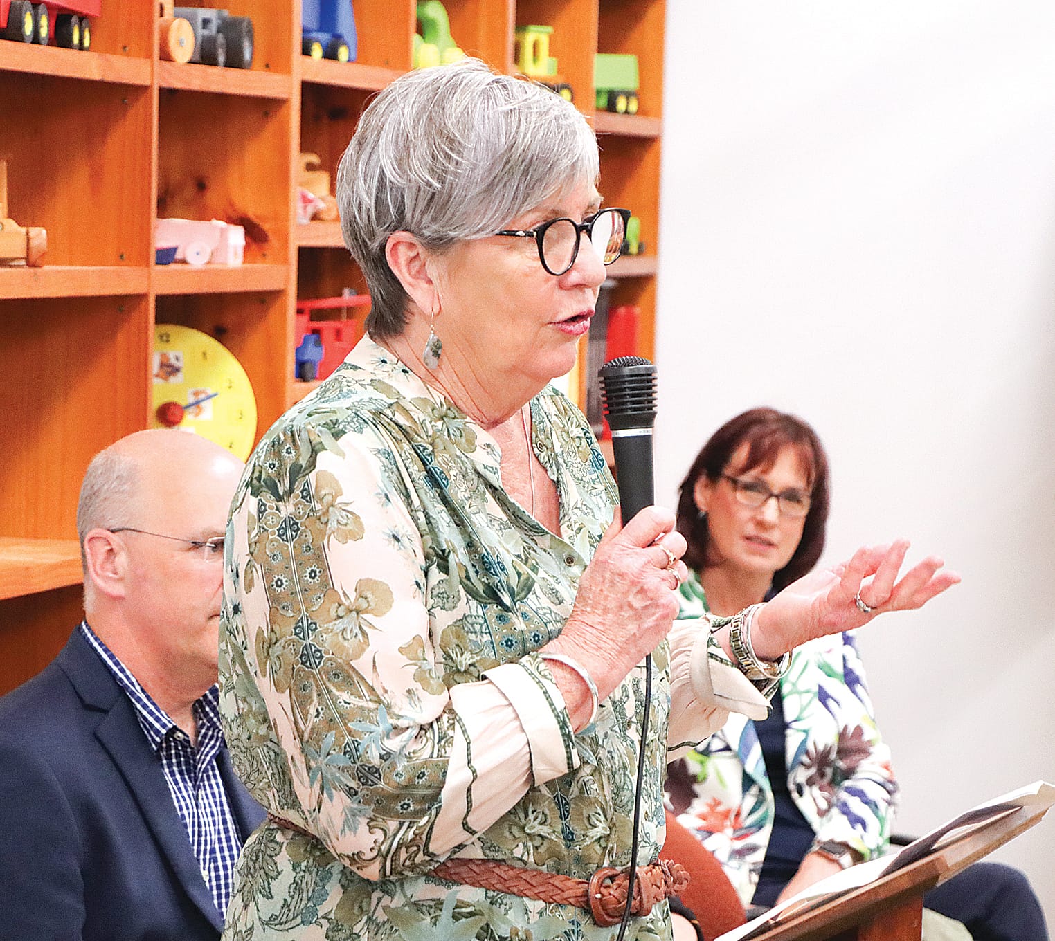 South Gippsland Shire Council mayor Mohya Davies opens Leongatha’s new Men’s Shed facility.

