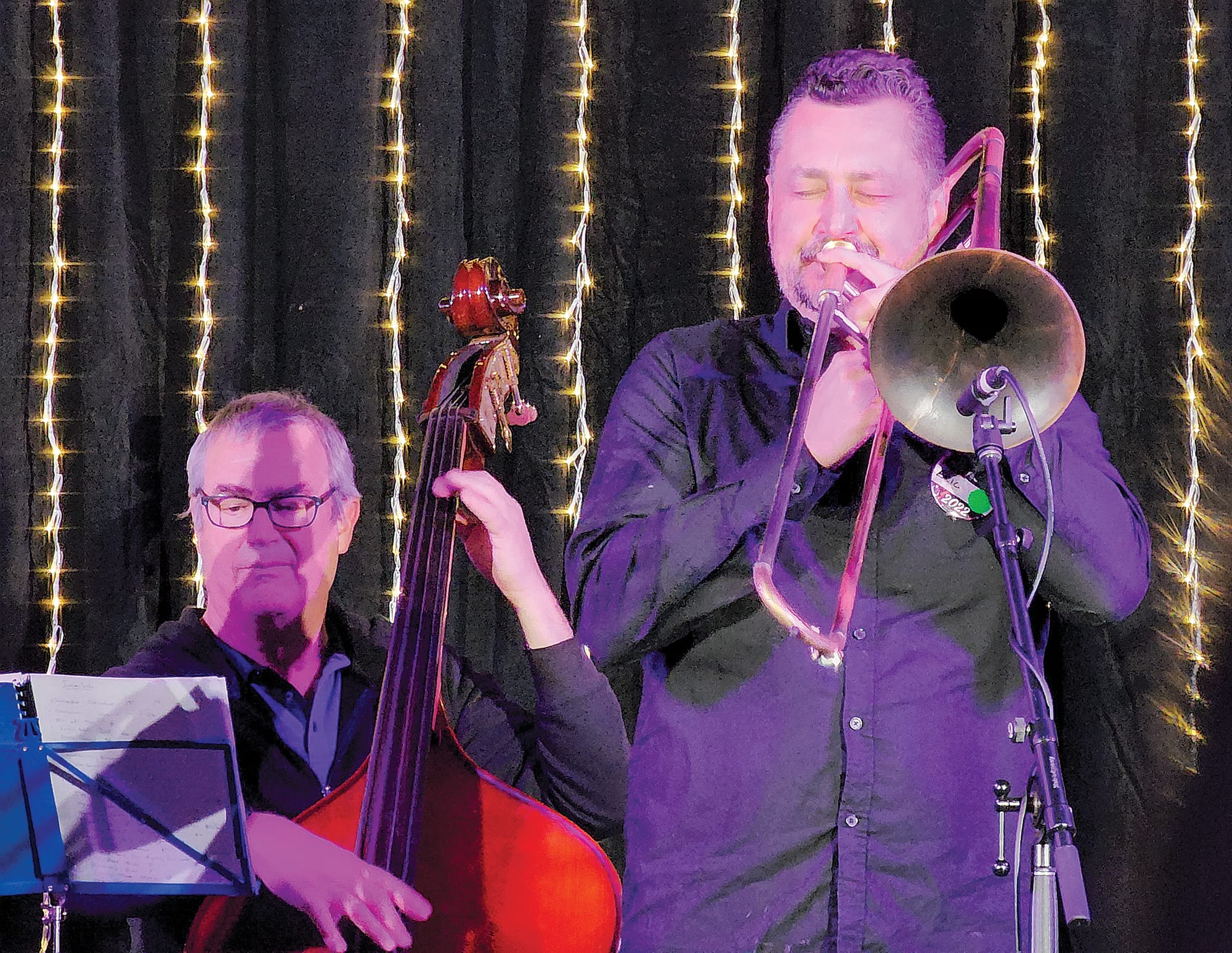 Eric Budd on trombone took to the stage as a fill in for Barry Hanley’s Riviera Jazz Band, might we add without musical notation. C43_3222