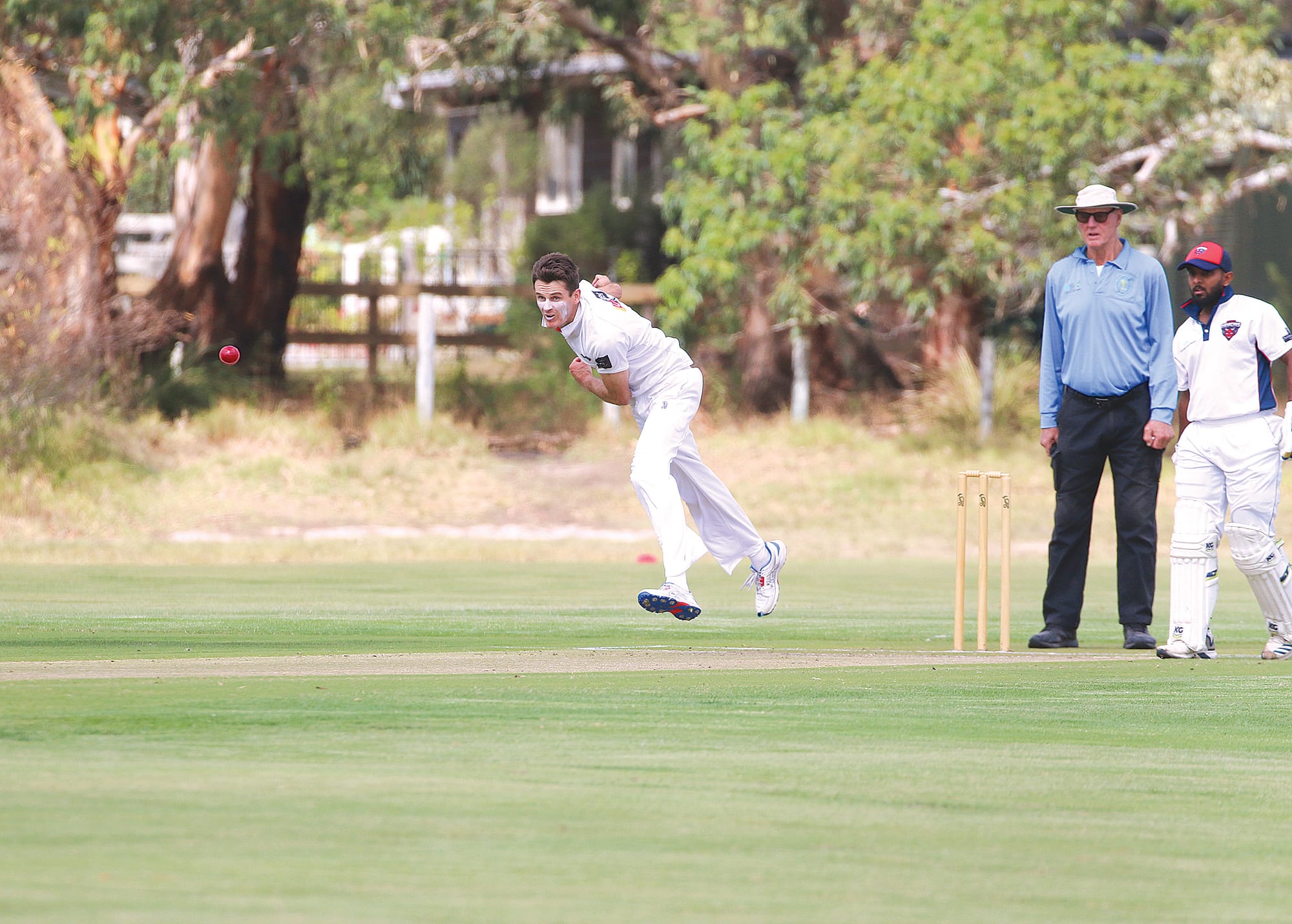 Jesse Dugard from Inverloch executes a flying bowl to the MDU opponent. ob27_1225