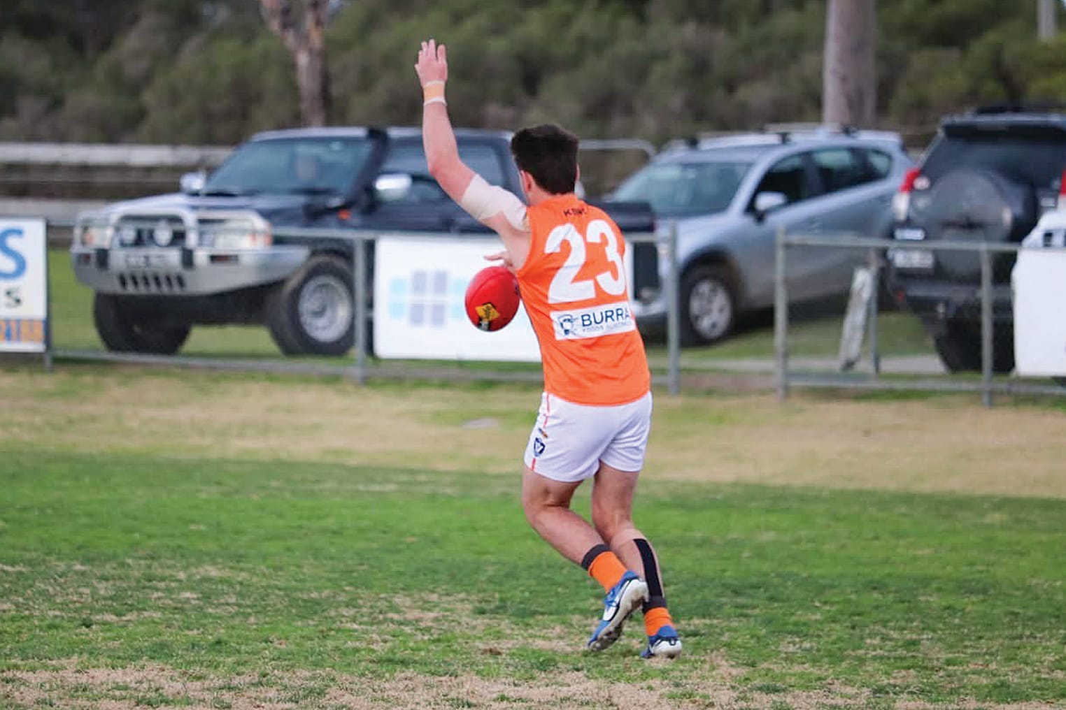 Giants hang on to one point win