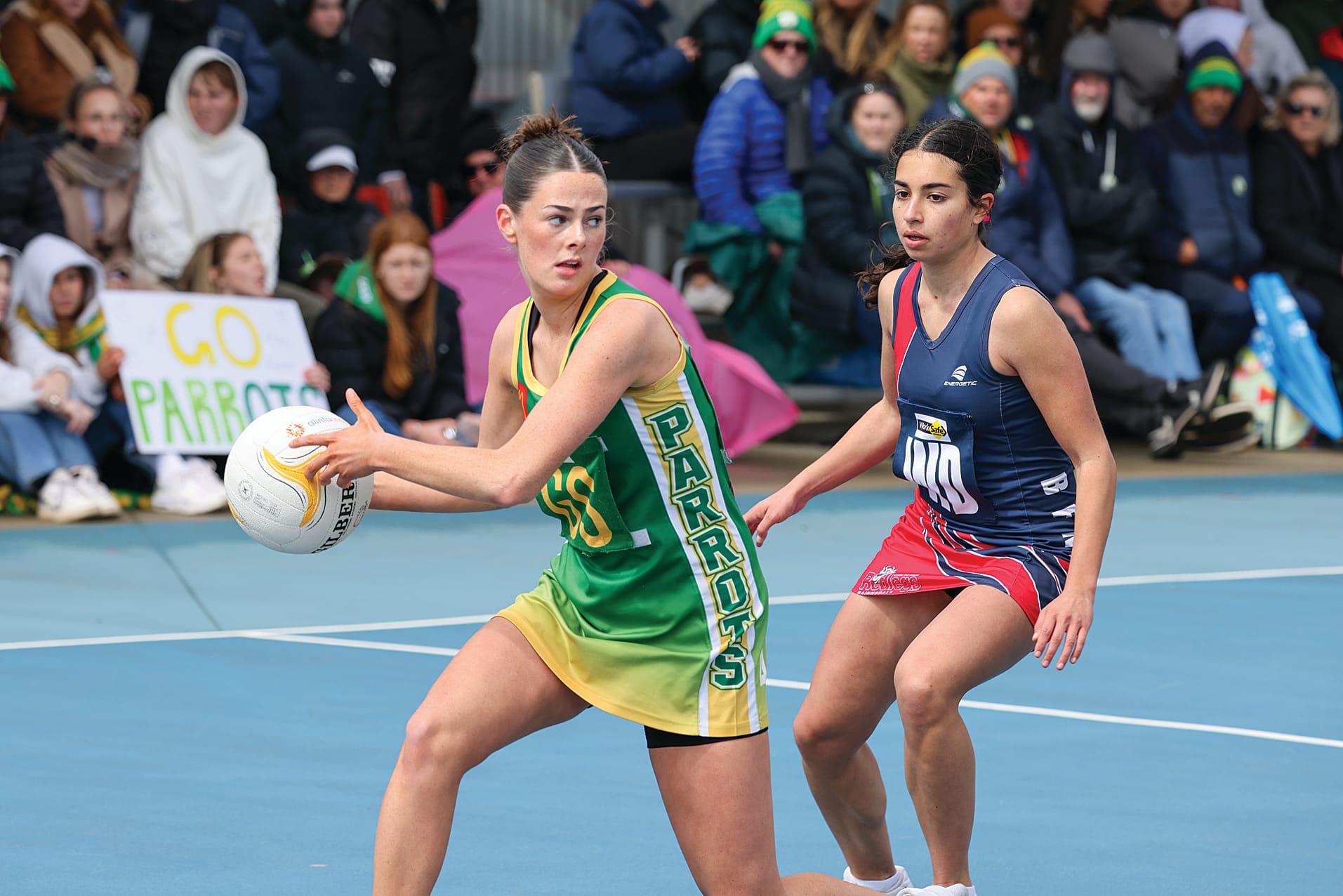 Tess Croatto, with active eyes, surveys the court for the right option. W12_3825