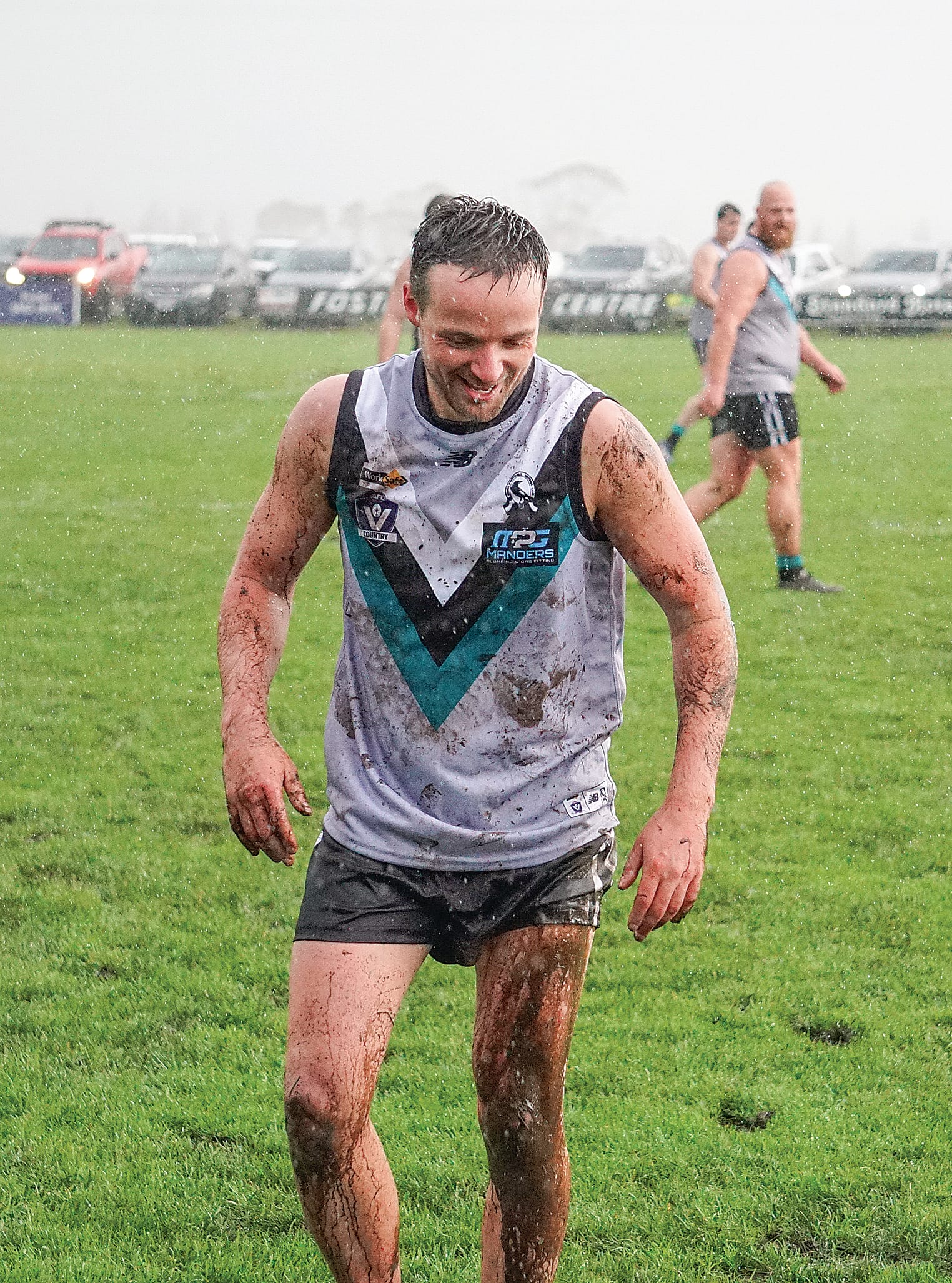 Buckley certainly had his work cut out for him as the intensity of the rain didn’t let up during the first quarter. Ns12_3024