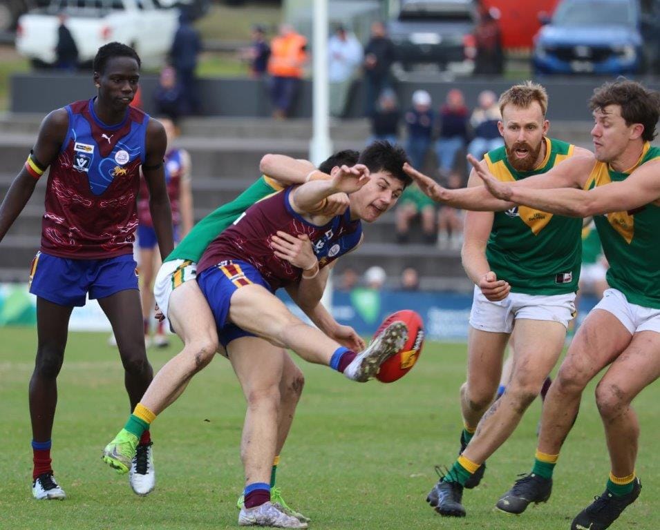 The pressure on the Moe ball-carriers was elite all day from the Parrots including Luke Bowman and Aaron Heppell.