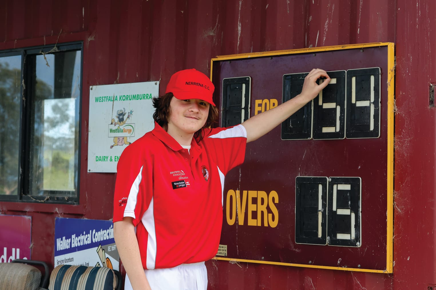 Nerrena’s Roy Checkley keeps the score updated at Diggers’ paddock in Outtrim on Saturday.