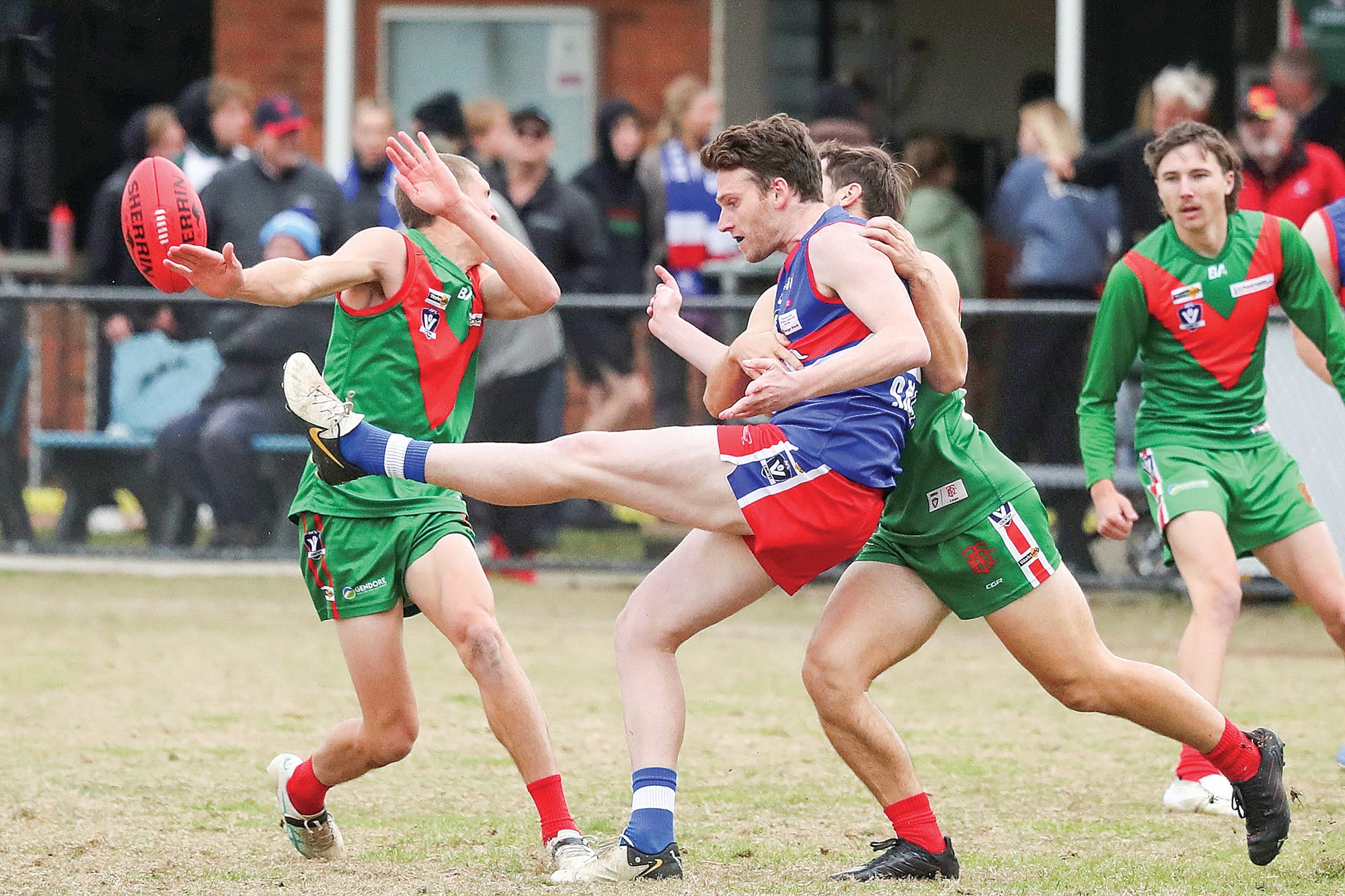 Tooradin-Dalmore holds off Island charge