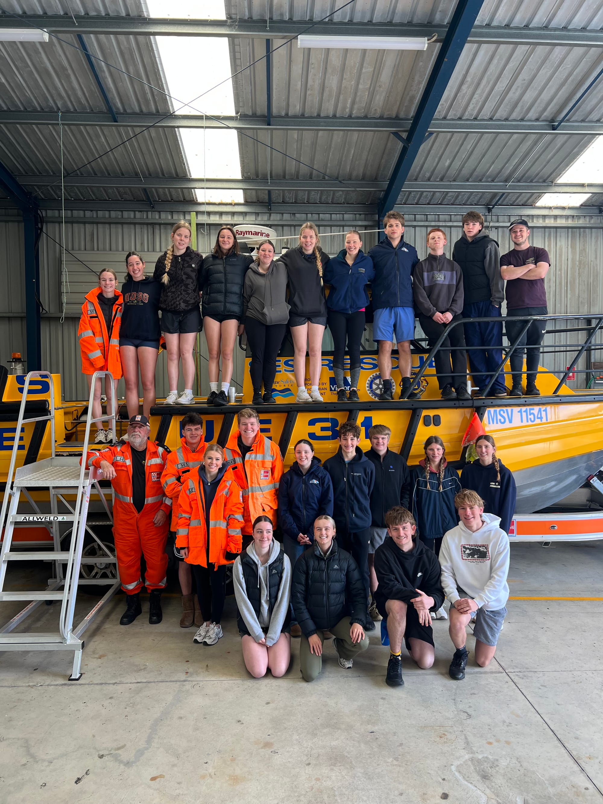 Inverloch Surf Life Saving Club (SLSC) participants with Inverloch VICSES for interagency training as part of the Inverloch Leadership Search and Rescue (ILSAR) Program.