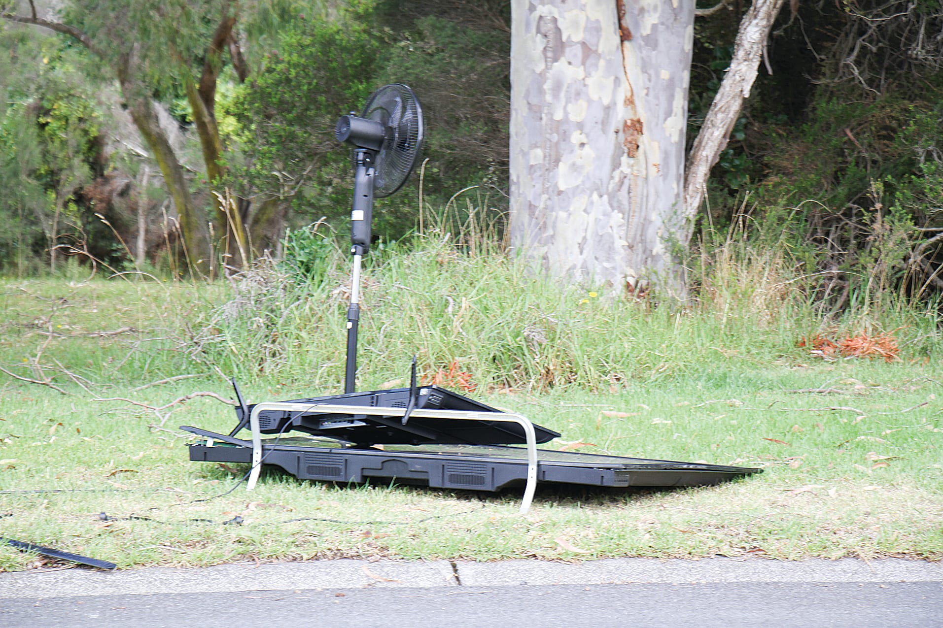 E-waste dumped by the roadside near the Wonthaggi Transfer Station. B09_1525