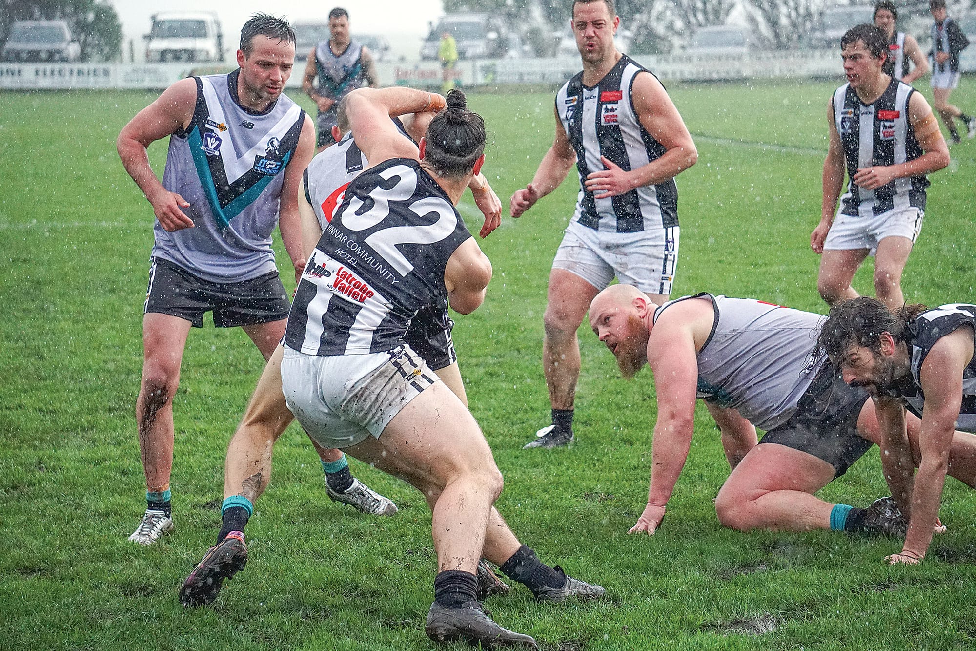 Yinnar’s Mark&nbsp;Stolk tries his best but the slippery grounds were a challenge. Ns15_3024