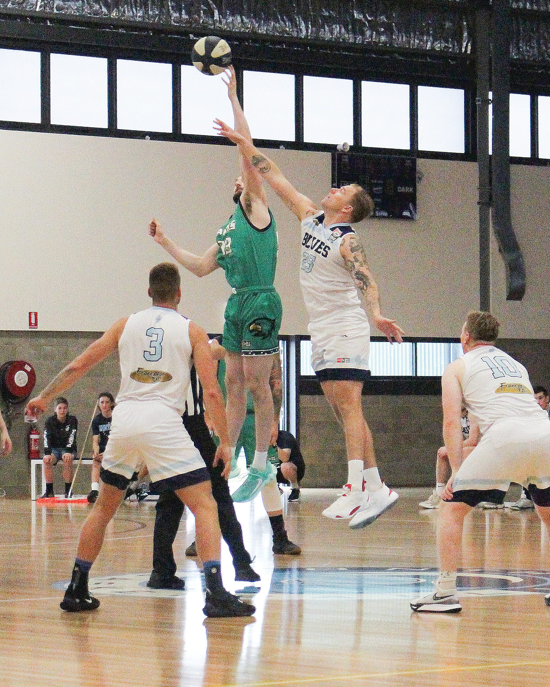 Action gets underway in Wonthaggi with the tip off between Frankston and Ringwood in the men’s match. B14_1023