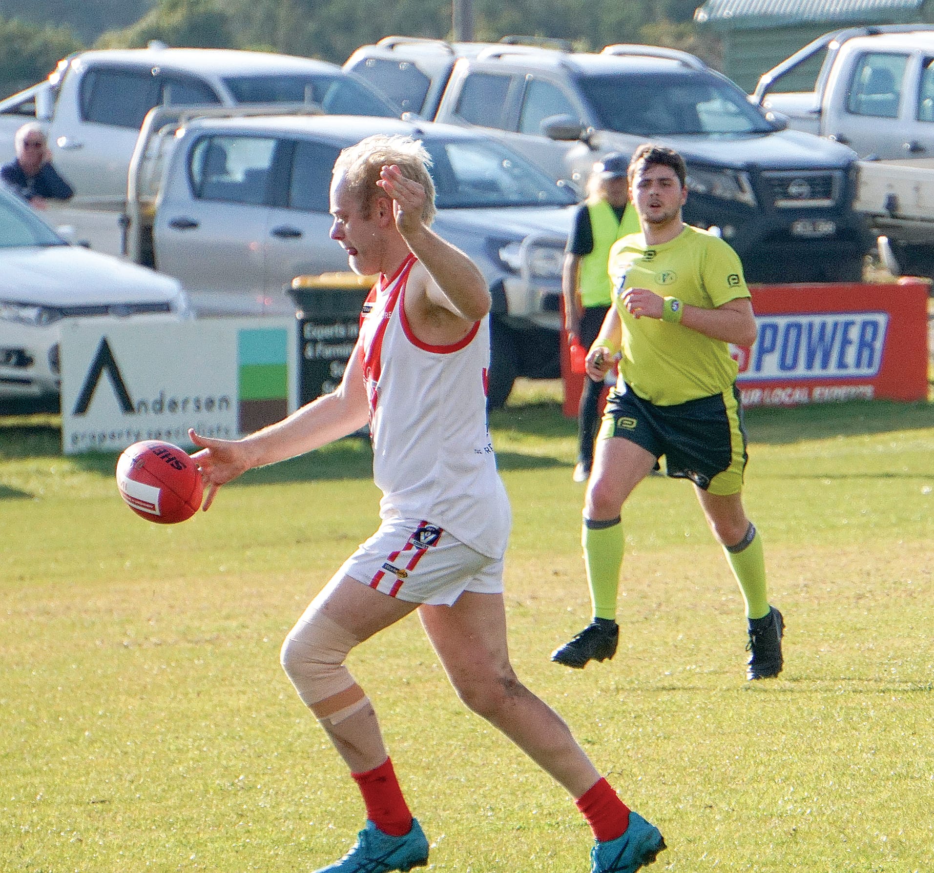 Thomas&nbsp;Cameron sinks a solid goal. ns08_2824