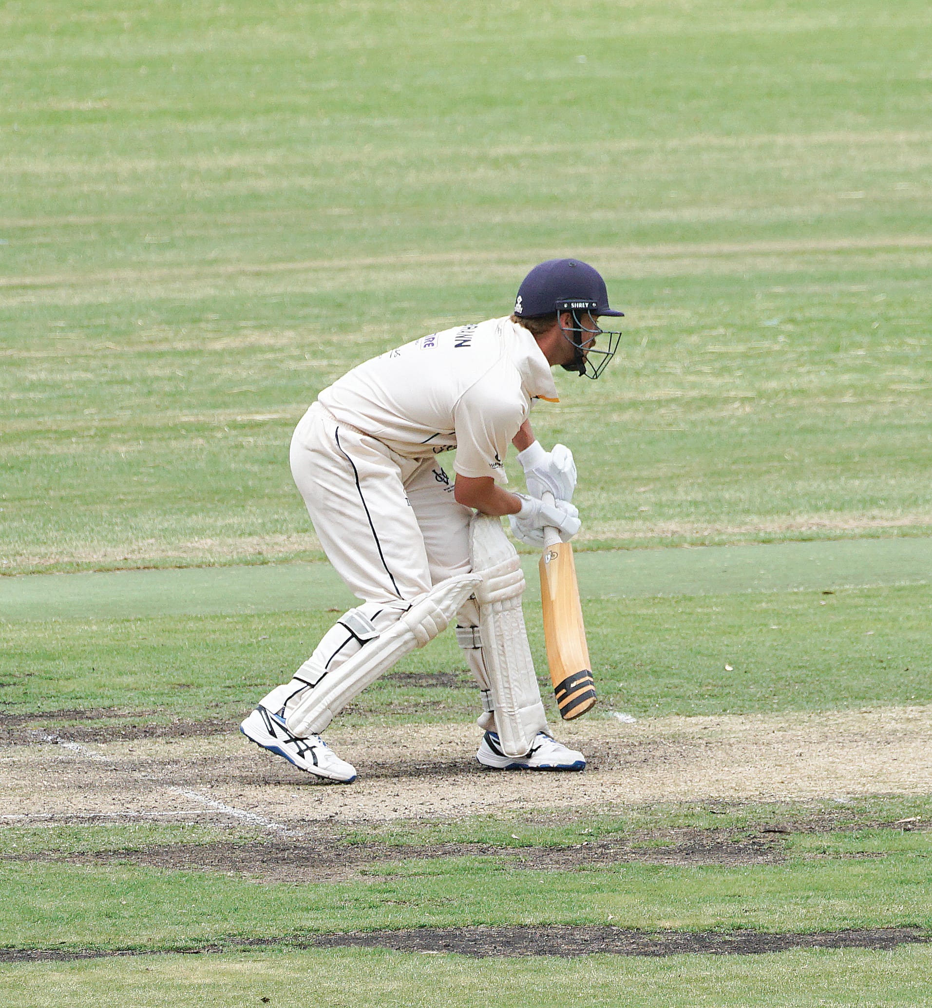 Joel Brann&nbsp;prepares for the ball. Ns12_5024
