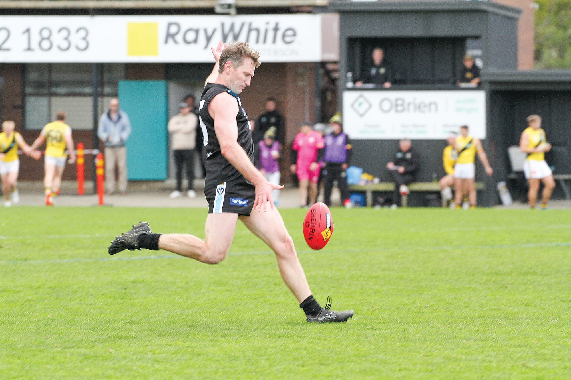Aiden Lindsay performed well in his 200th game for Power, but it wasn’t enough to overcome a strong final quarter from the Tigers, avenging their 12-point loss to Wonthaggi in Round 4. B42_2925