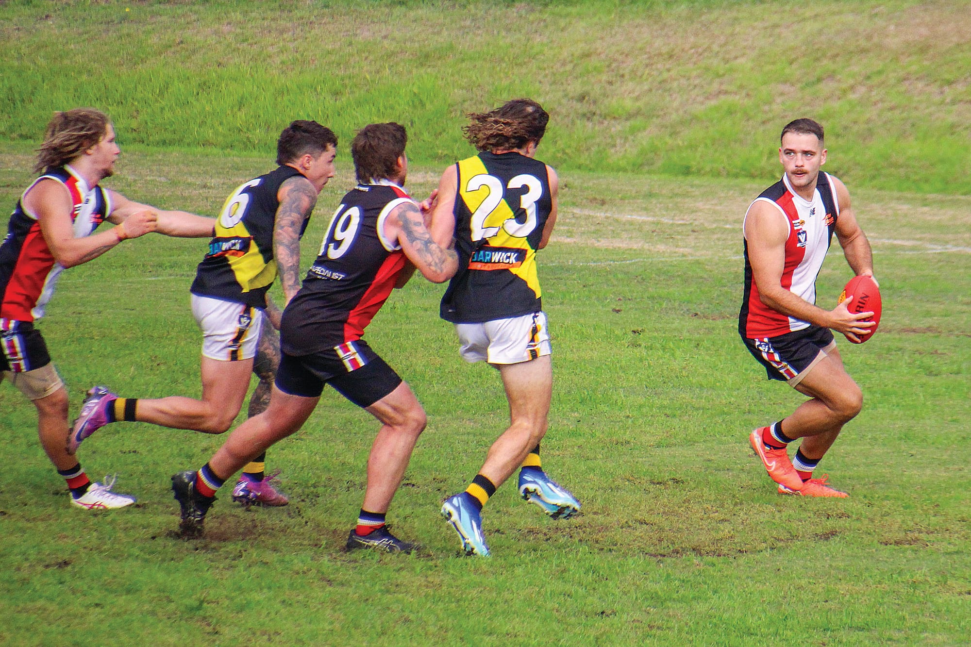 Paul Delaroche looks for options in the senior on Saturday again Lang Lang.