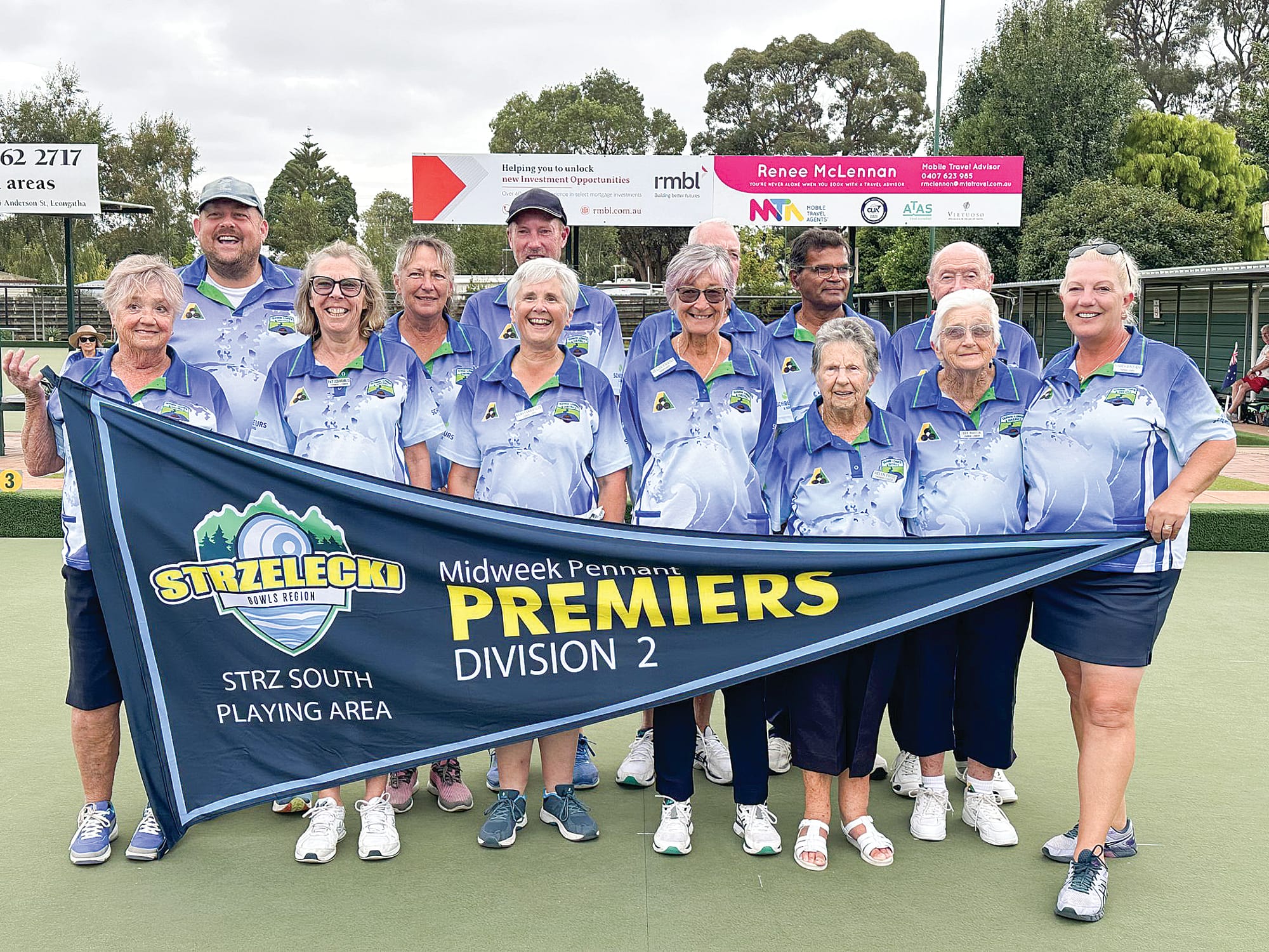 Tarwin Lower Division 2 Premiers. Front: Bron Ellen, Pat O’Donohue, Wilma Vandervelt, Jess Robertson, Helen Twite, Bev Martin, Sinden Bontorno, Back: Dave Barry, Jenny Suttie, Darren Rowe, John Hutt, Mark Jois, Fred Martin. ob13_1124