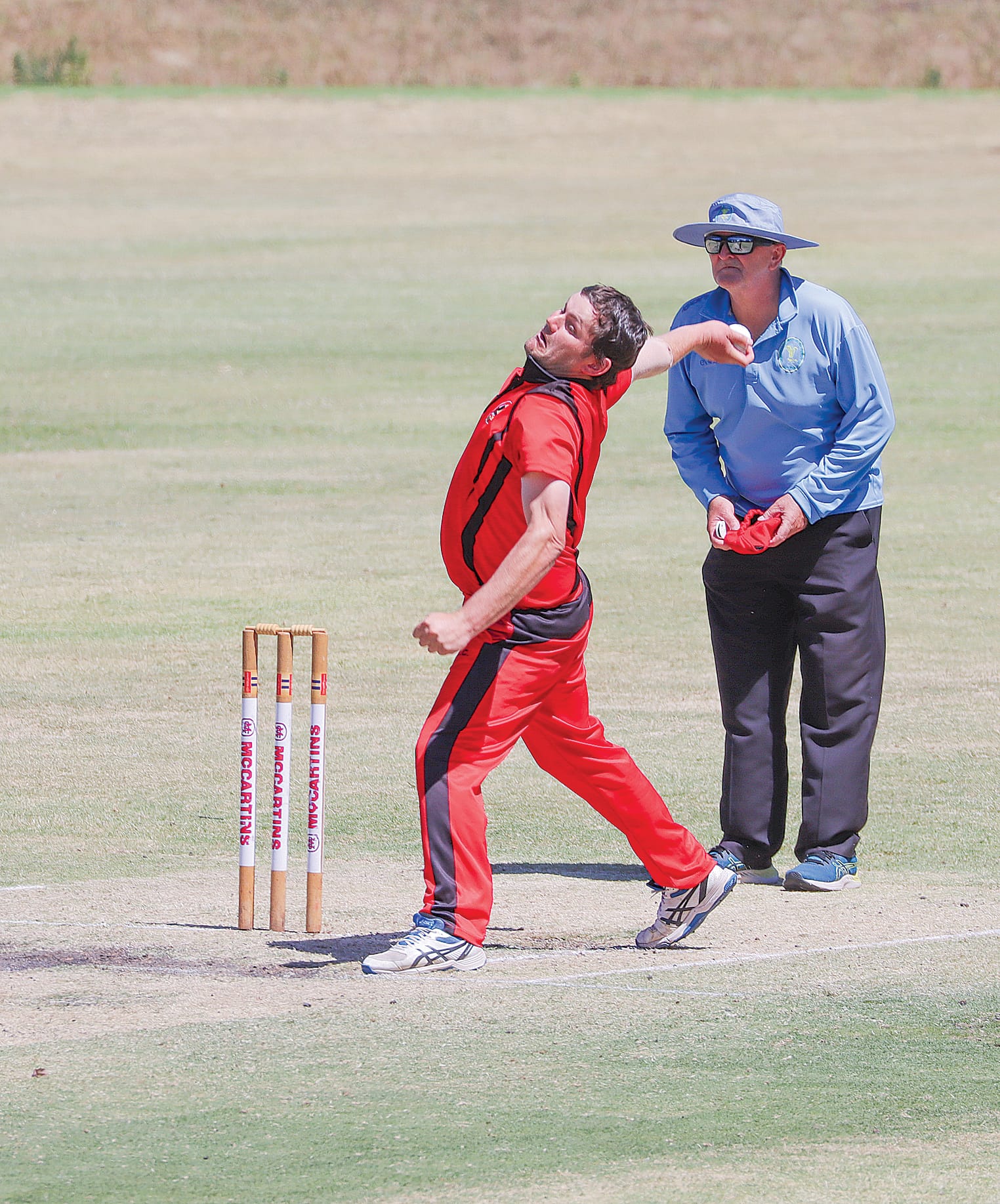 Nerrena’s Tim Clark gets set to bowl early in OMK’s innings. A26_0425