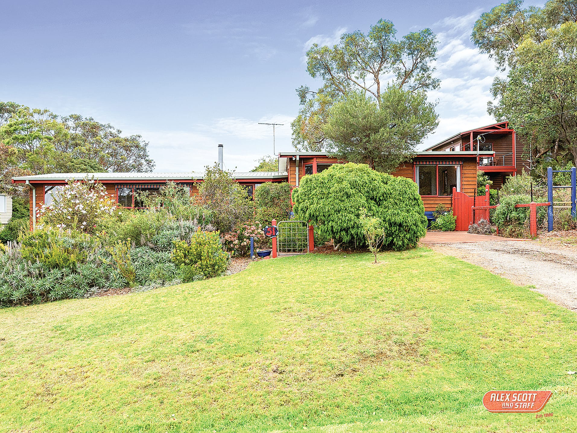 Two homes on large allotment