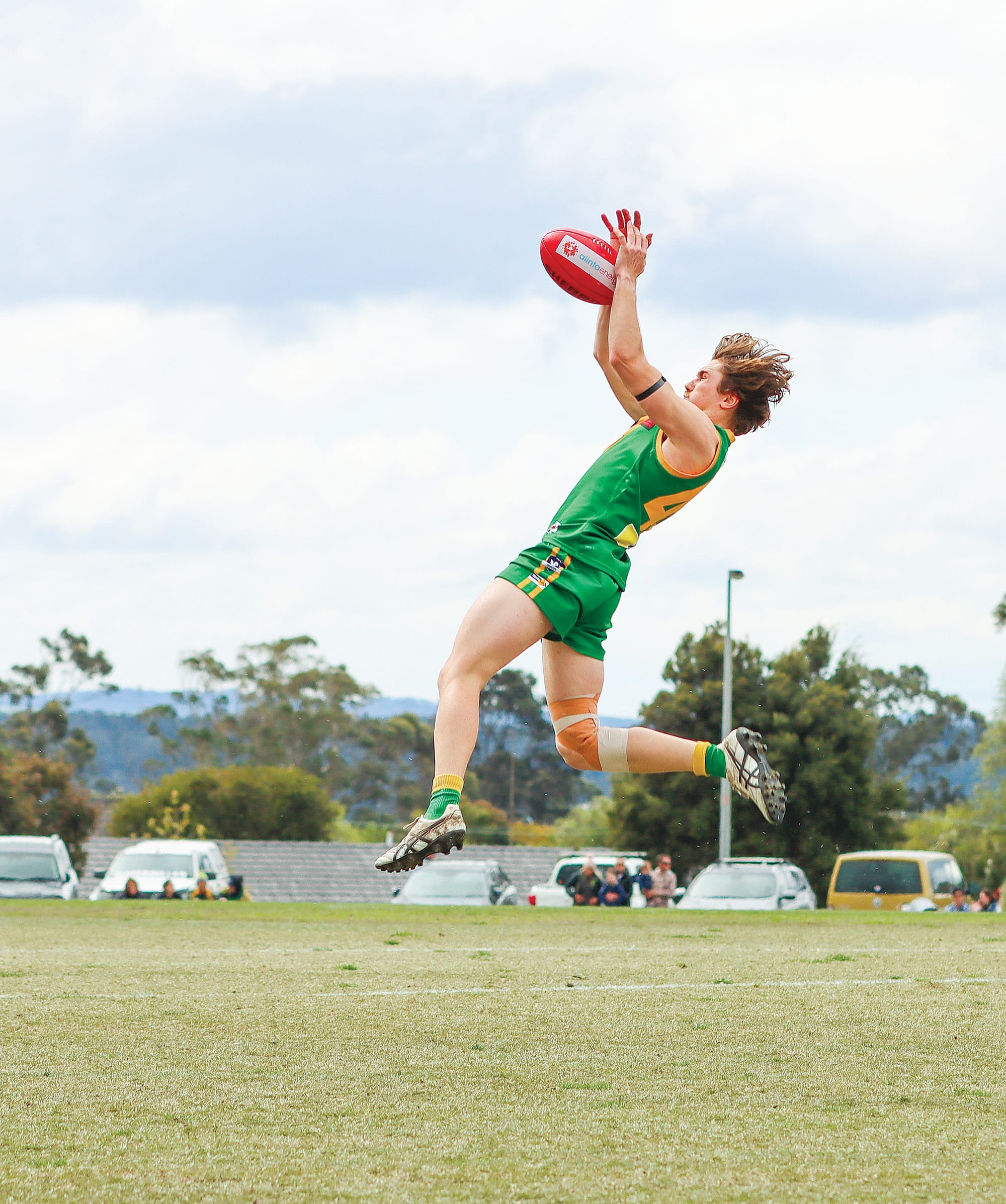 Mason McGannon flies for the Parrots. A13_3822
